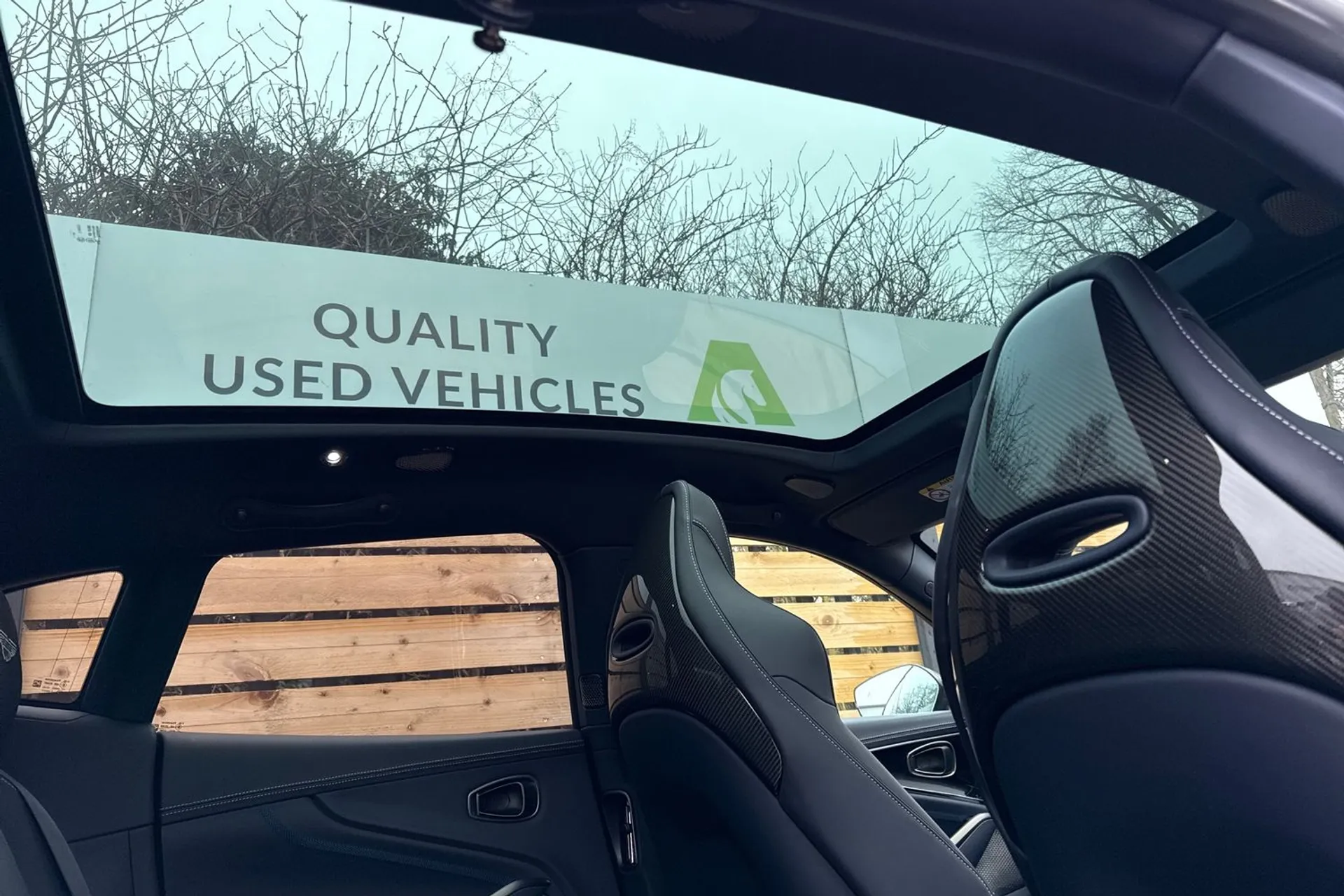 Aston Martin DBX thumbnail image number 25