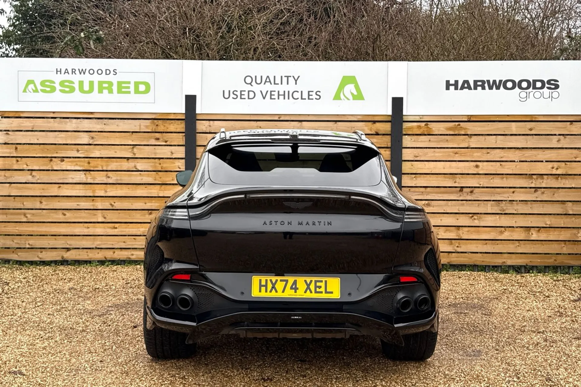 Aston Martin DBX thumbnail image number 9