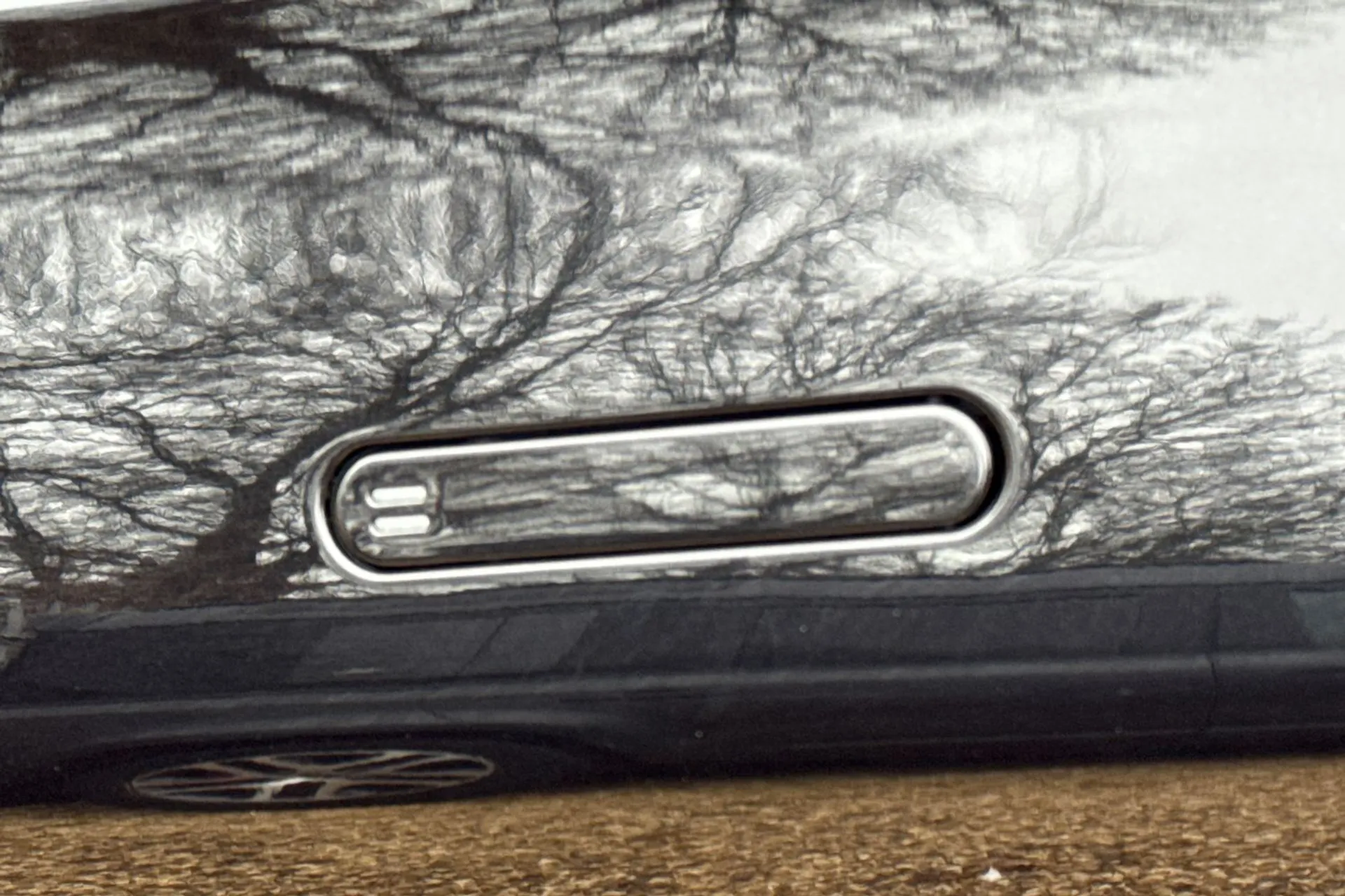 Aston Martin DBX thumbnail image number 17