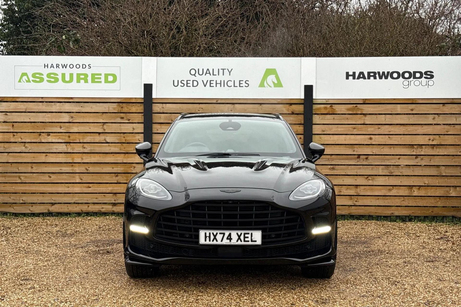 Aston Martin DBX thumbnail image number 13