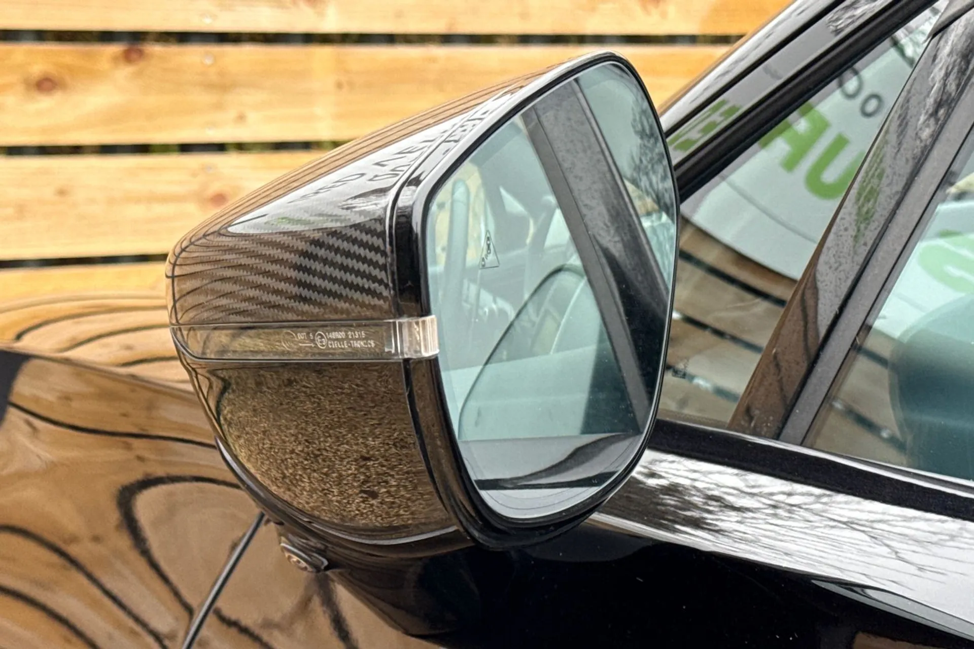 Aston Martin DBX thumbnail image number 43