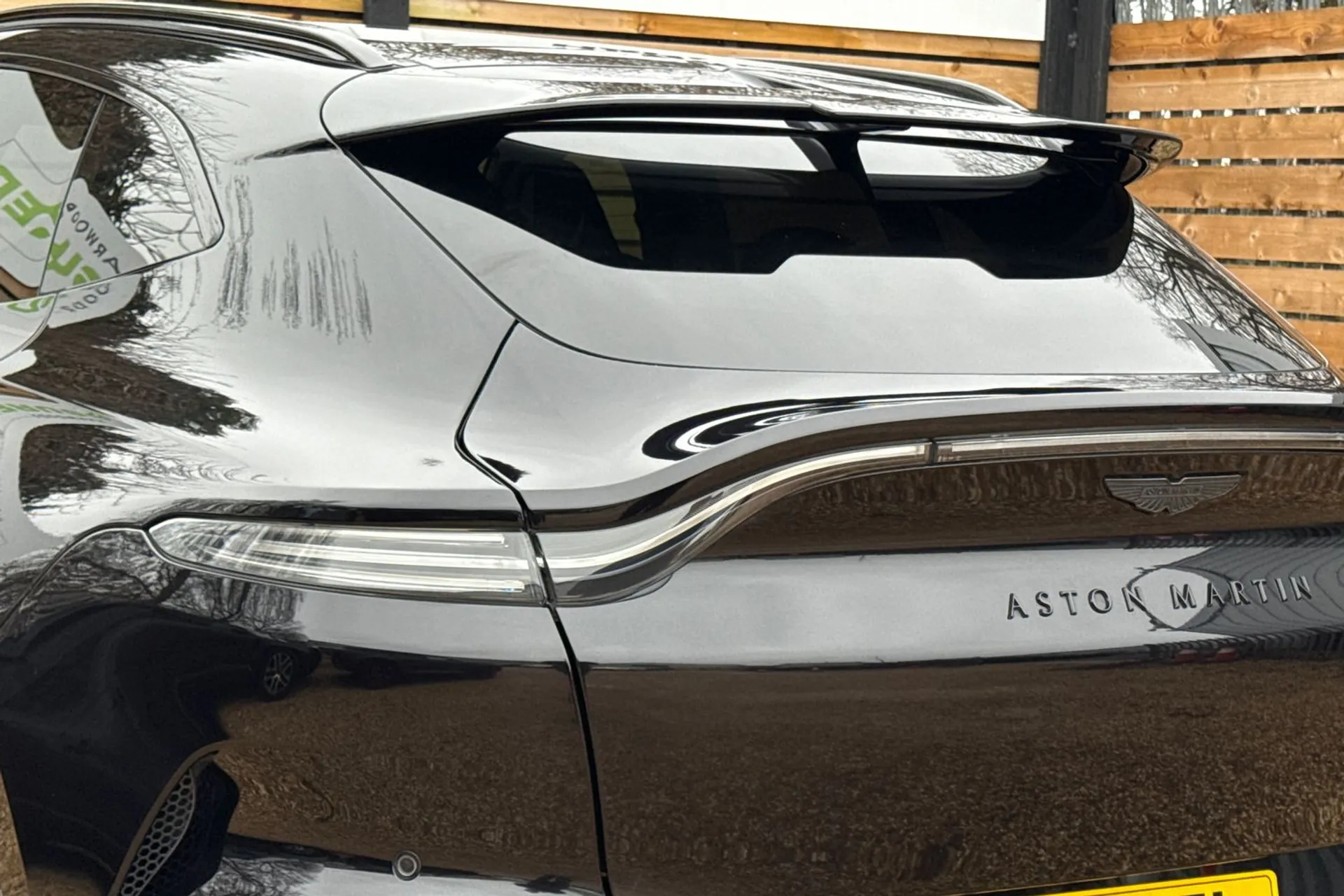 Aston Martin DBX thumbnail image number 45