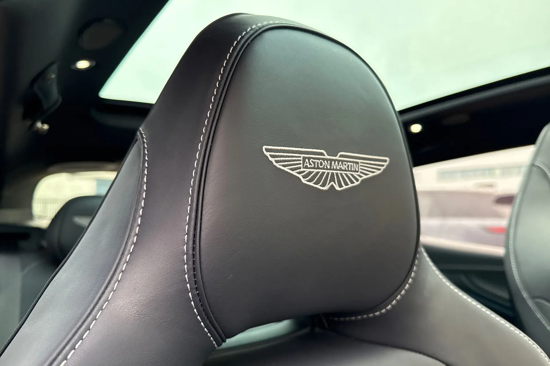 Aston Martin DBX thumbnail image number 57