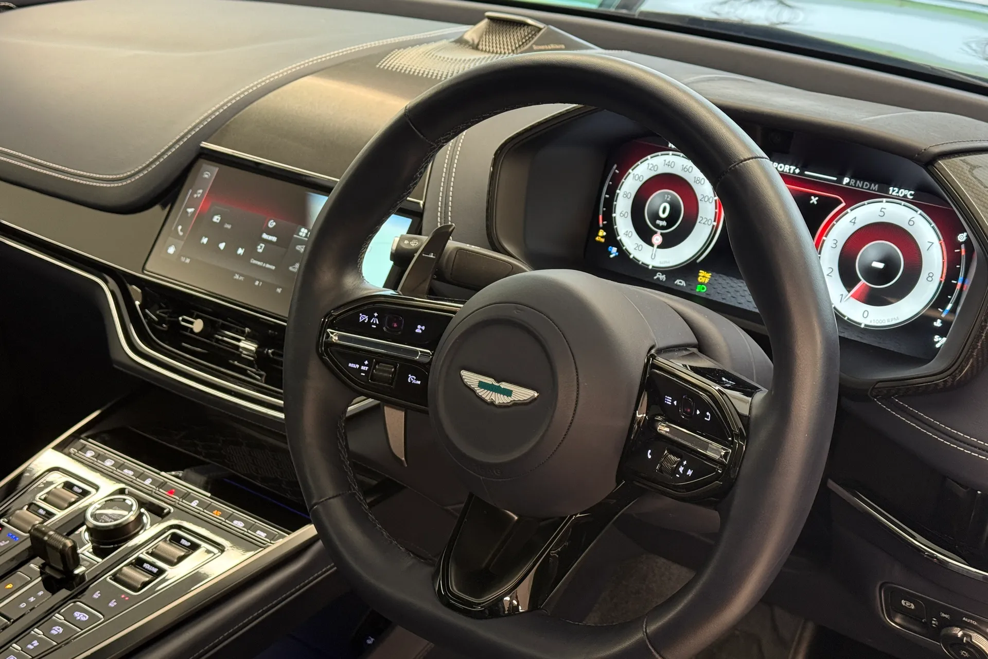 Aston Martin DBX thumbnail image number 24