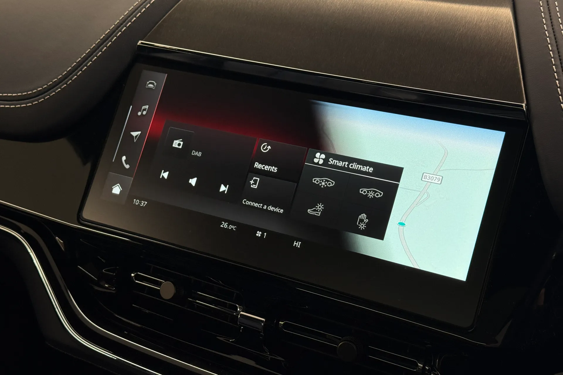 Aston Martin DBX thumbnail image number 19