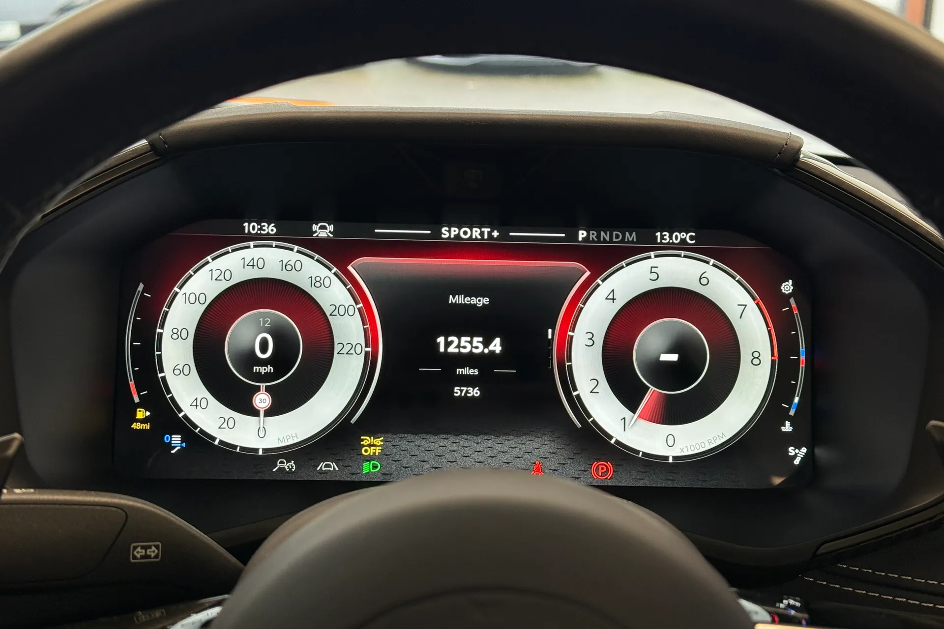 Aston Martin DBX thumbnail image number 15
