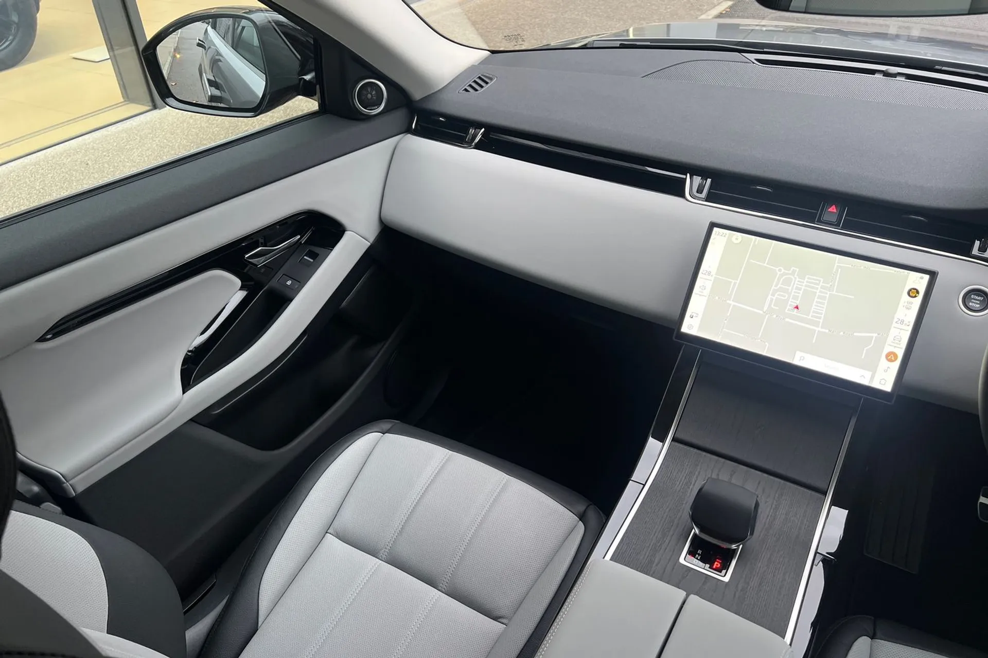 LAND ROVER RANGE ROVER EVOQUE thumbnail image number 26