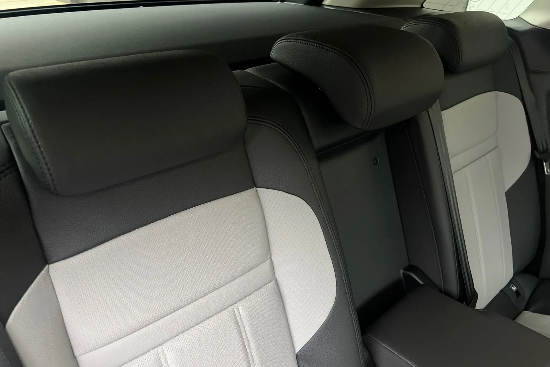 LAND ROVER RANGE ROVER EVOQUE thumbnail image number 36