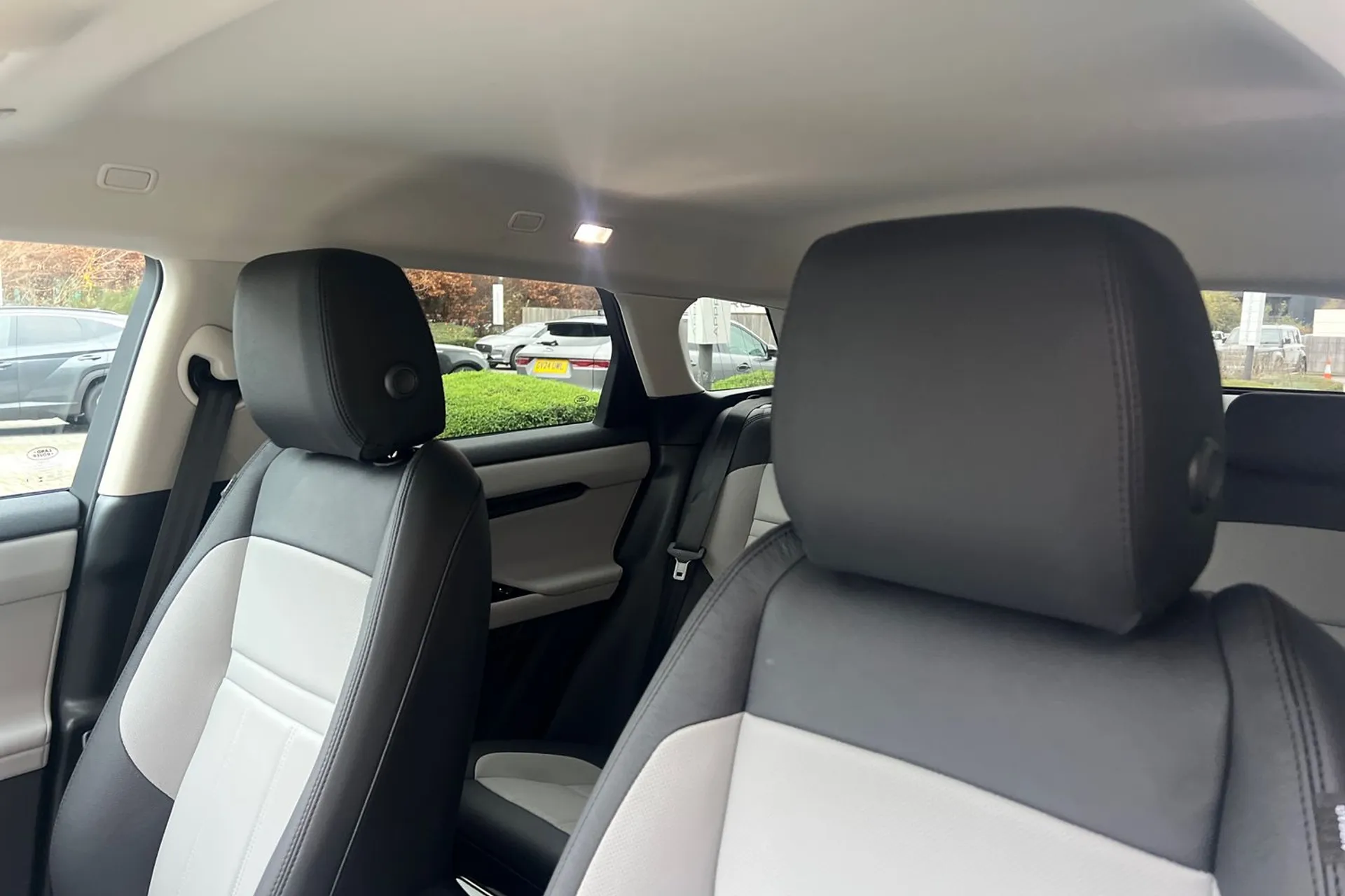 LAND ROVER RANGE ROVER EVOQUE thumbnail image number 4