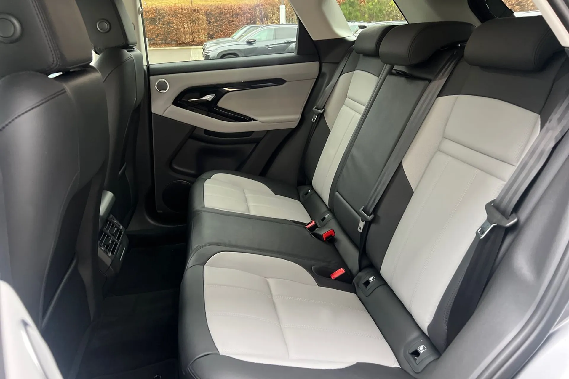LAND ROVER RANGE ROVER EVOQUE thumbnail image number 48