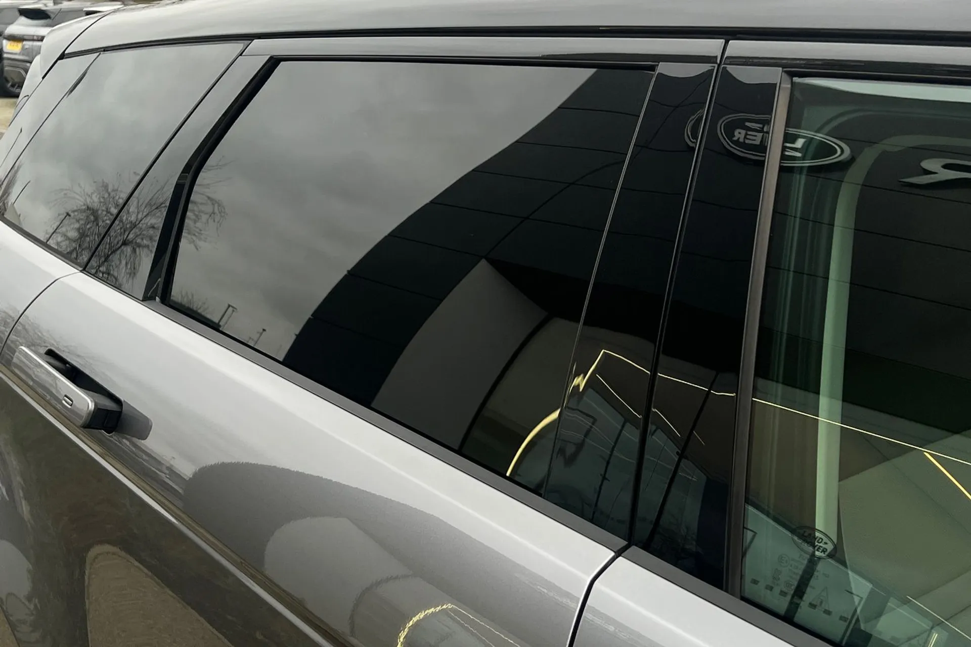 LAND ROVER RANGE ROVER EVOQUE thumbnail image number 21