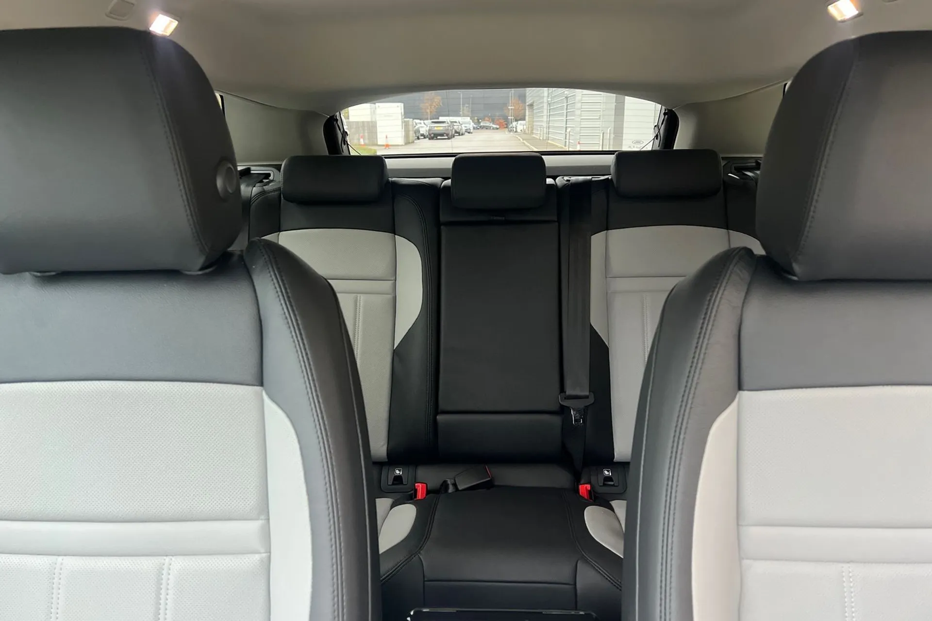 LAND ROVER RANGE ROVER EVOQUE thumbnail image number 41