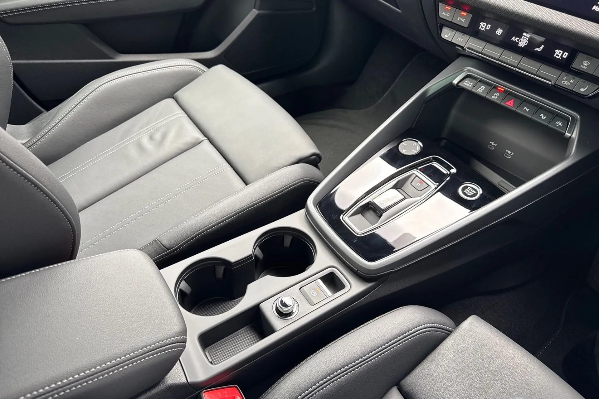 Audi A3 thumbnail image number 40