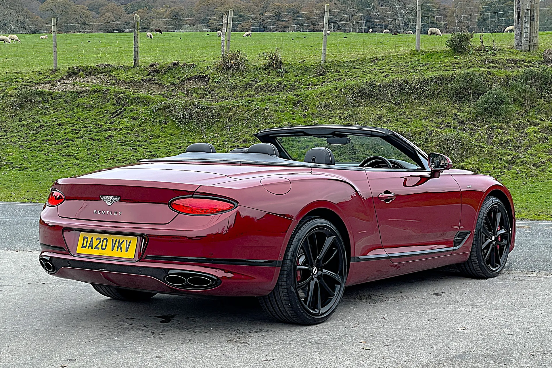 Bentley CONTINENTAL GTC thumbnail image number 8