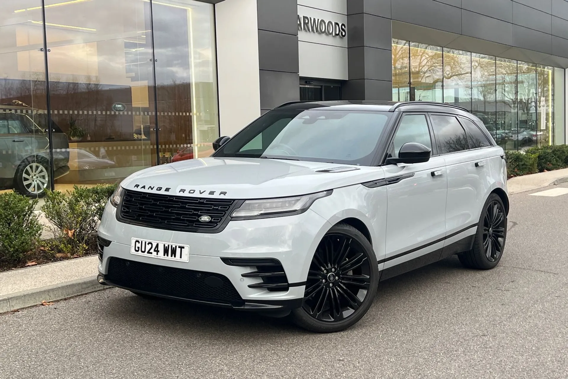 LAND ROVER RANGE ROVER VELAR thumbnail image number 16