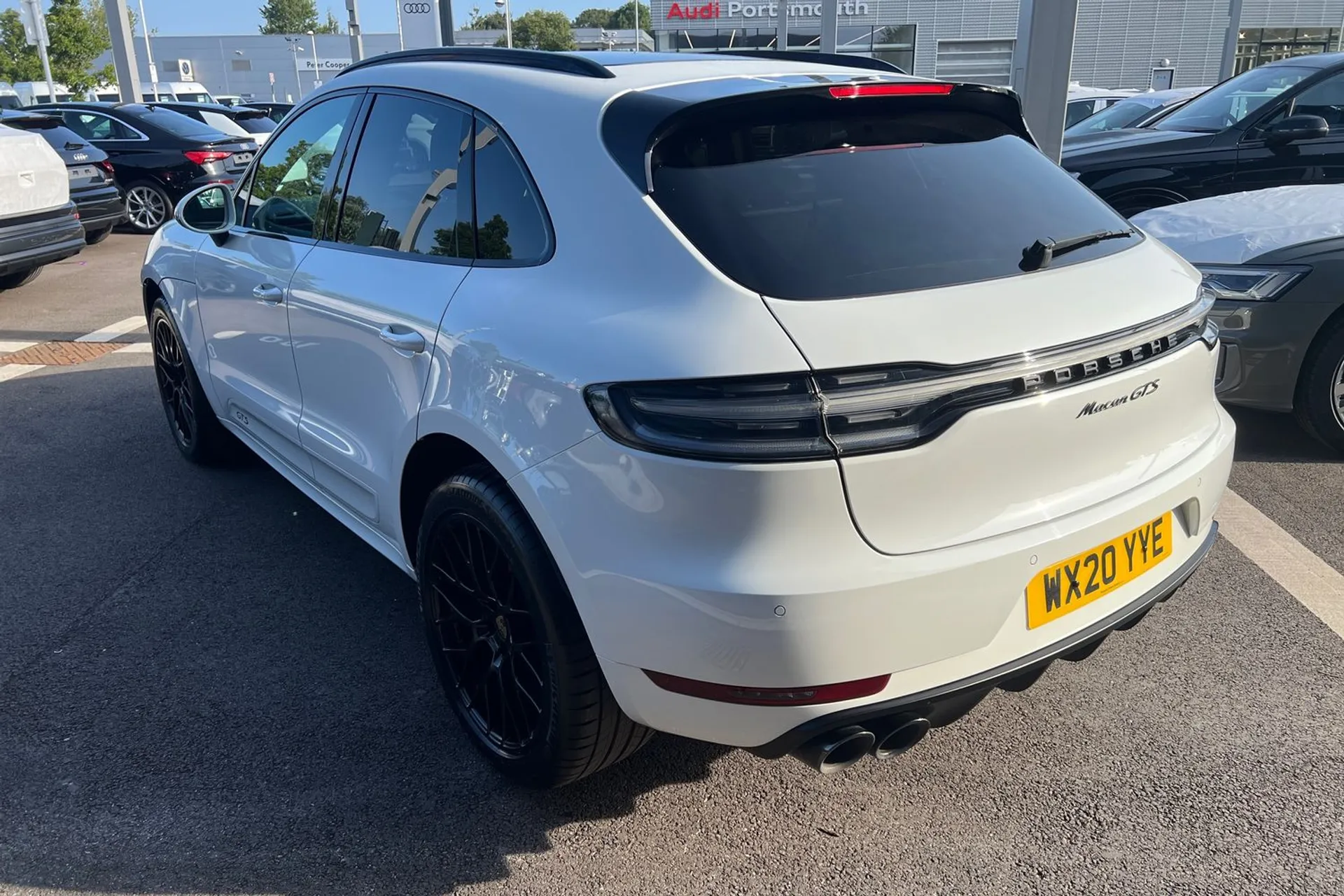 Porsche MACAN thumbnail image number 9