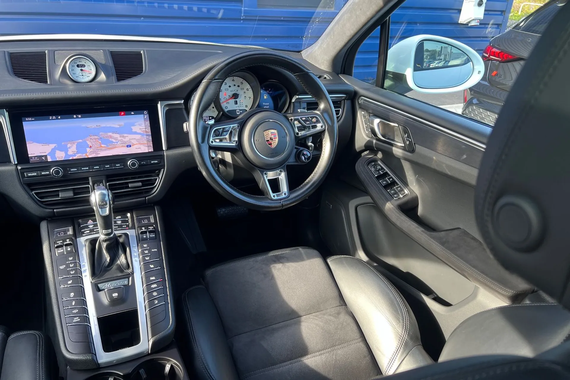 Porsche MACAN thumbnail image number 33