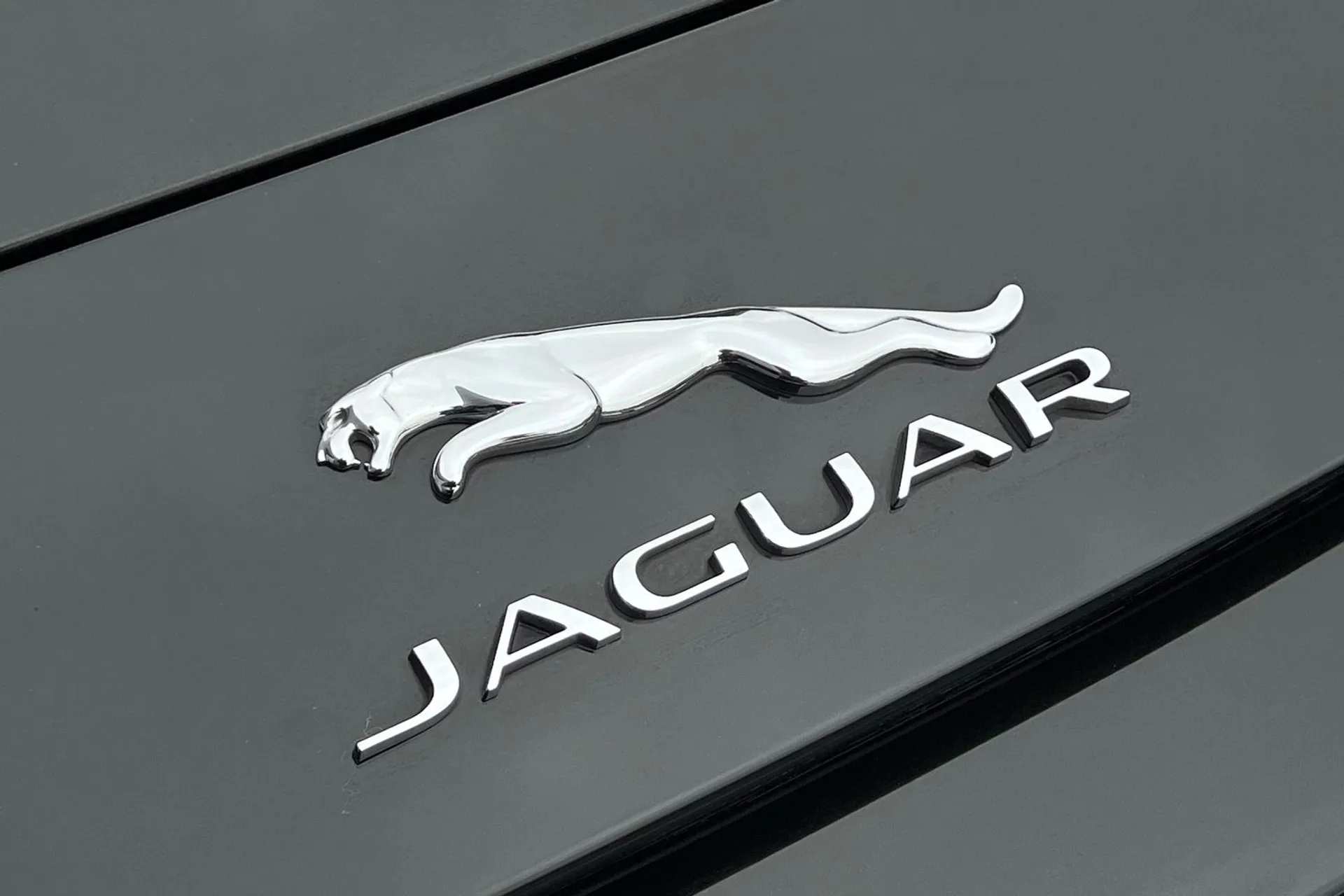 Jaguar F-TYPE thumbnail image number 46