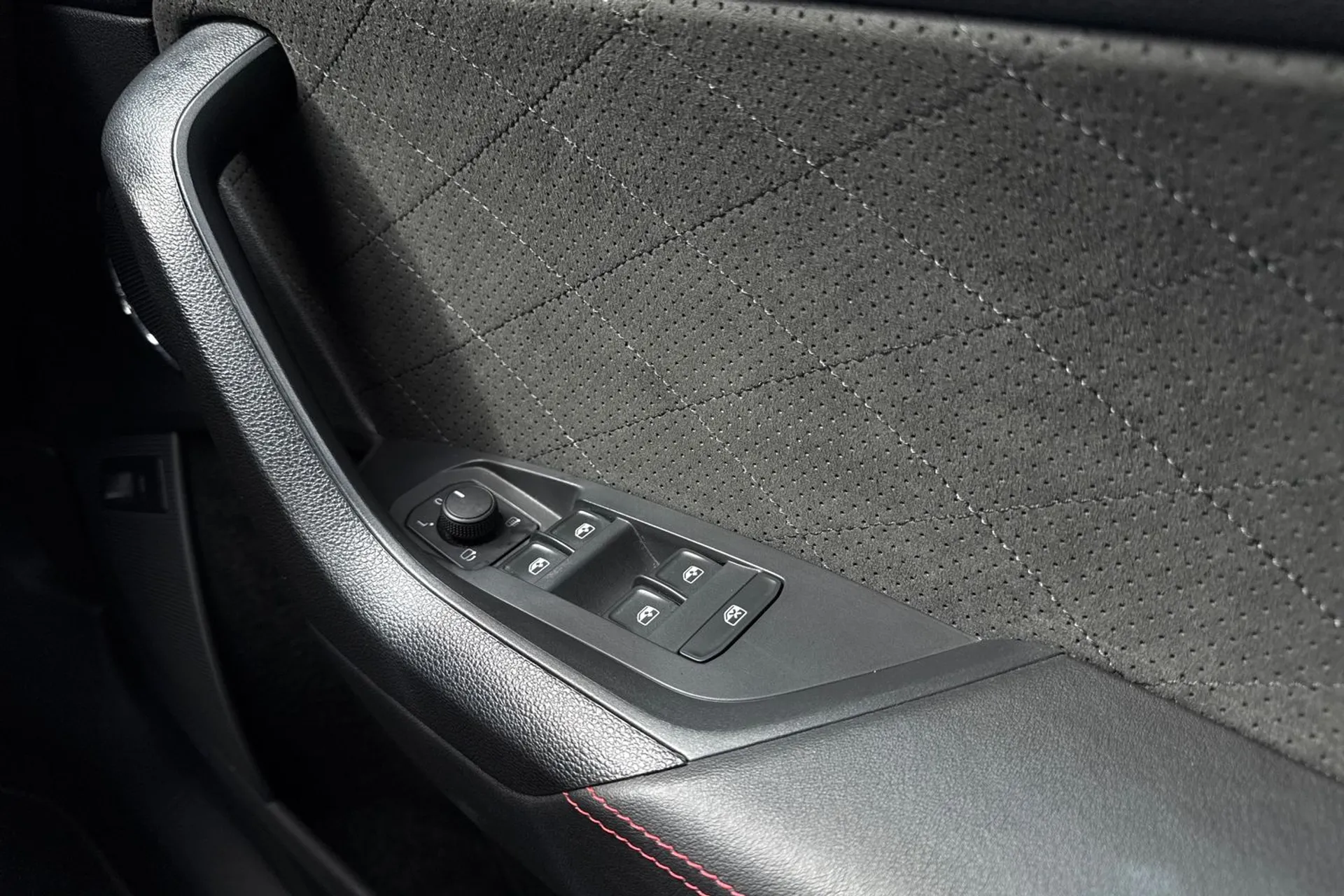 SKODA KODIAQ VRS TSI 4X4 S-A thumbnail image number 41