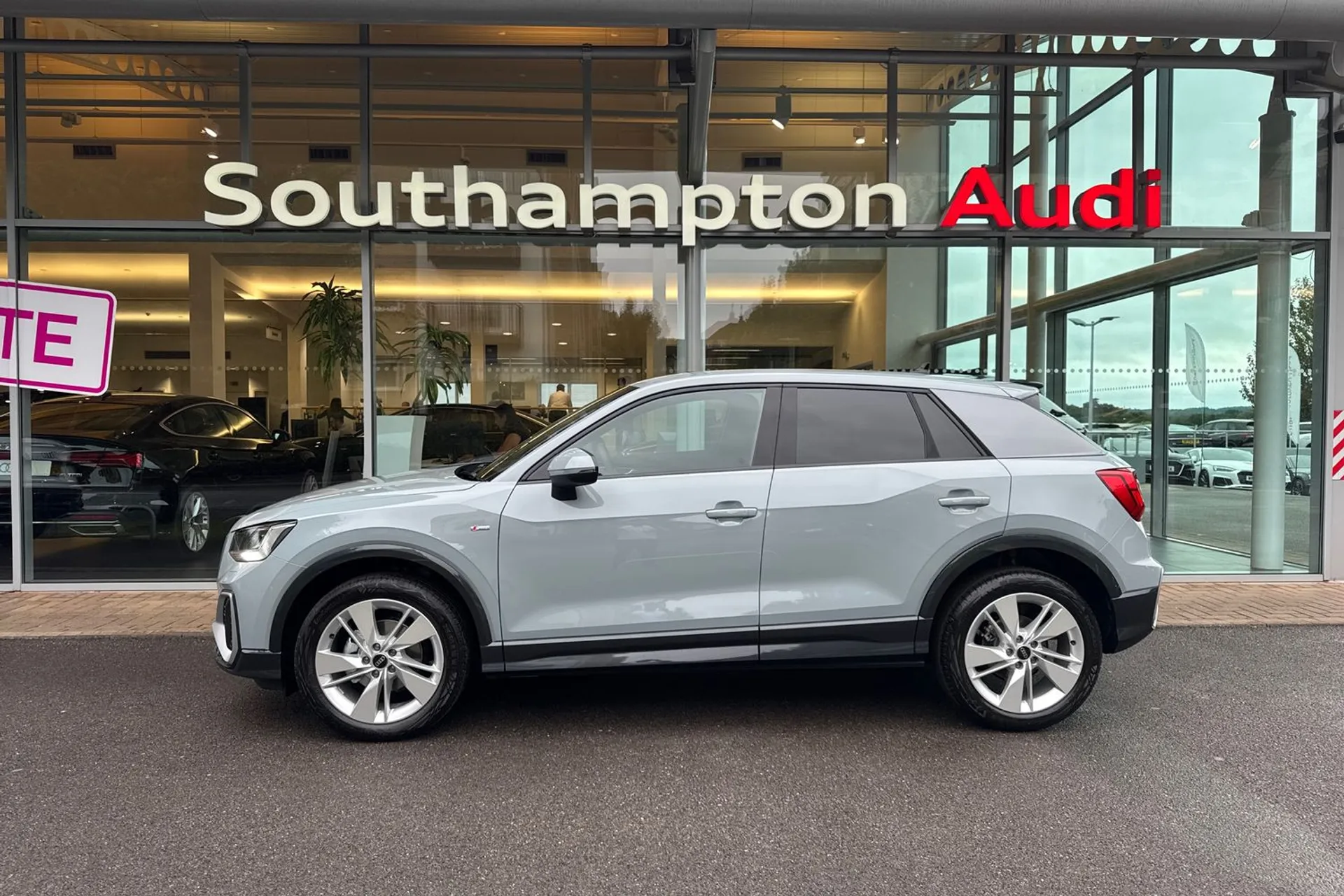 Audi Q2 thumbnail image number 8