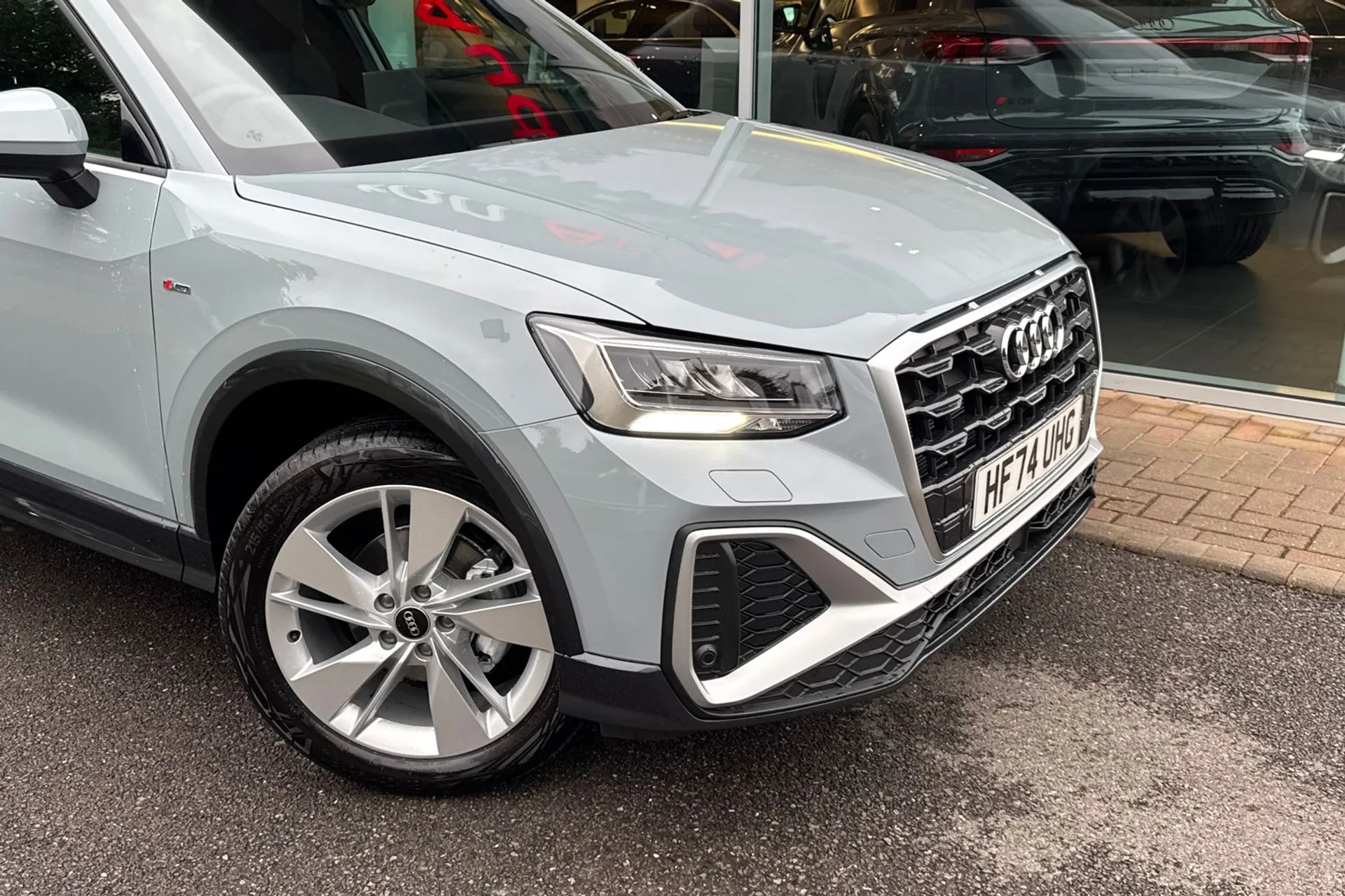 Audi Q2 thumbnail image number 15