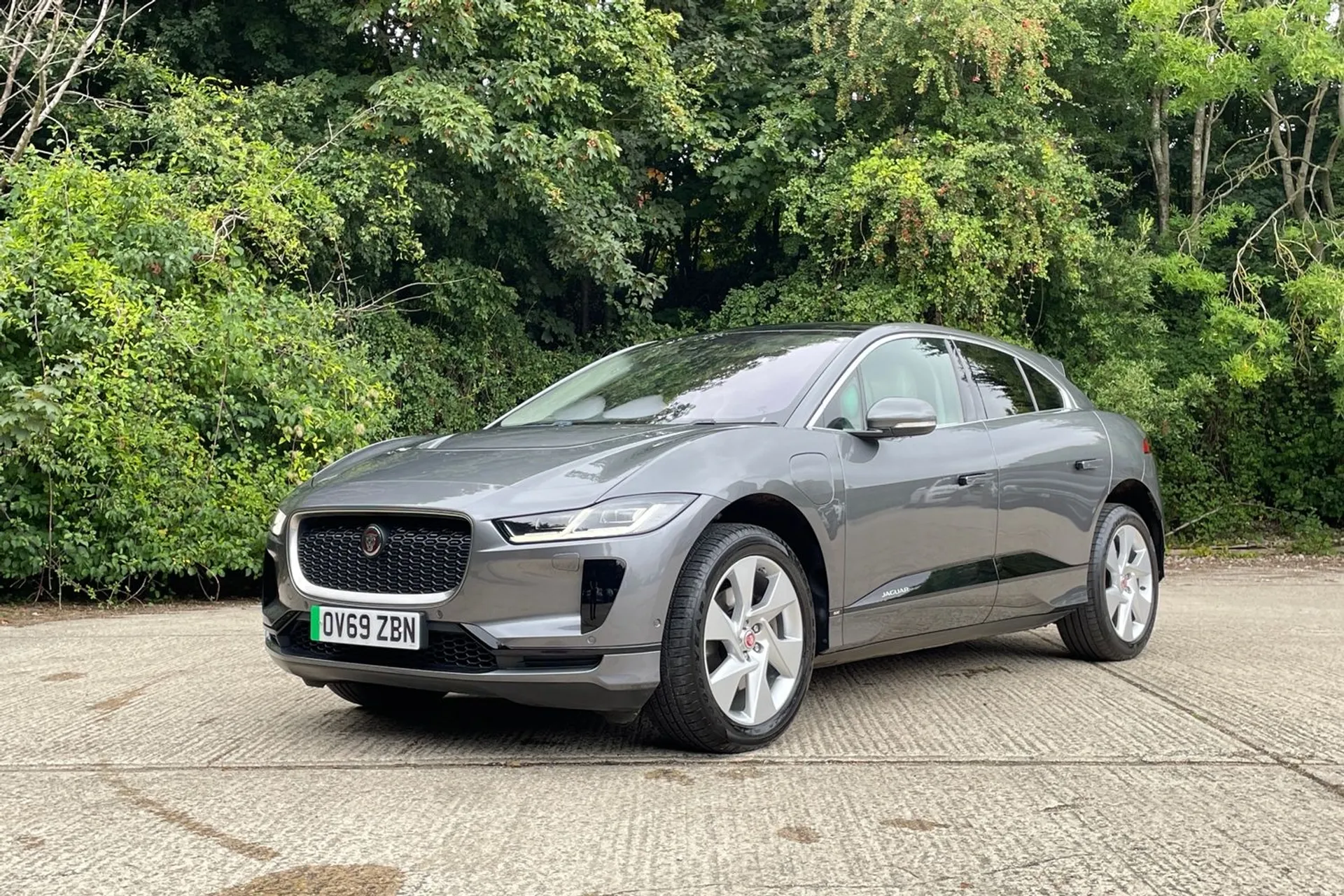 Jaguar I-PACE thumbnail image number 12