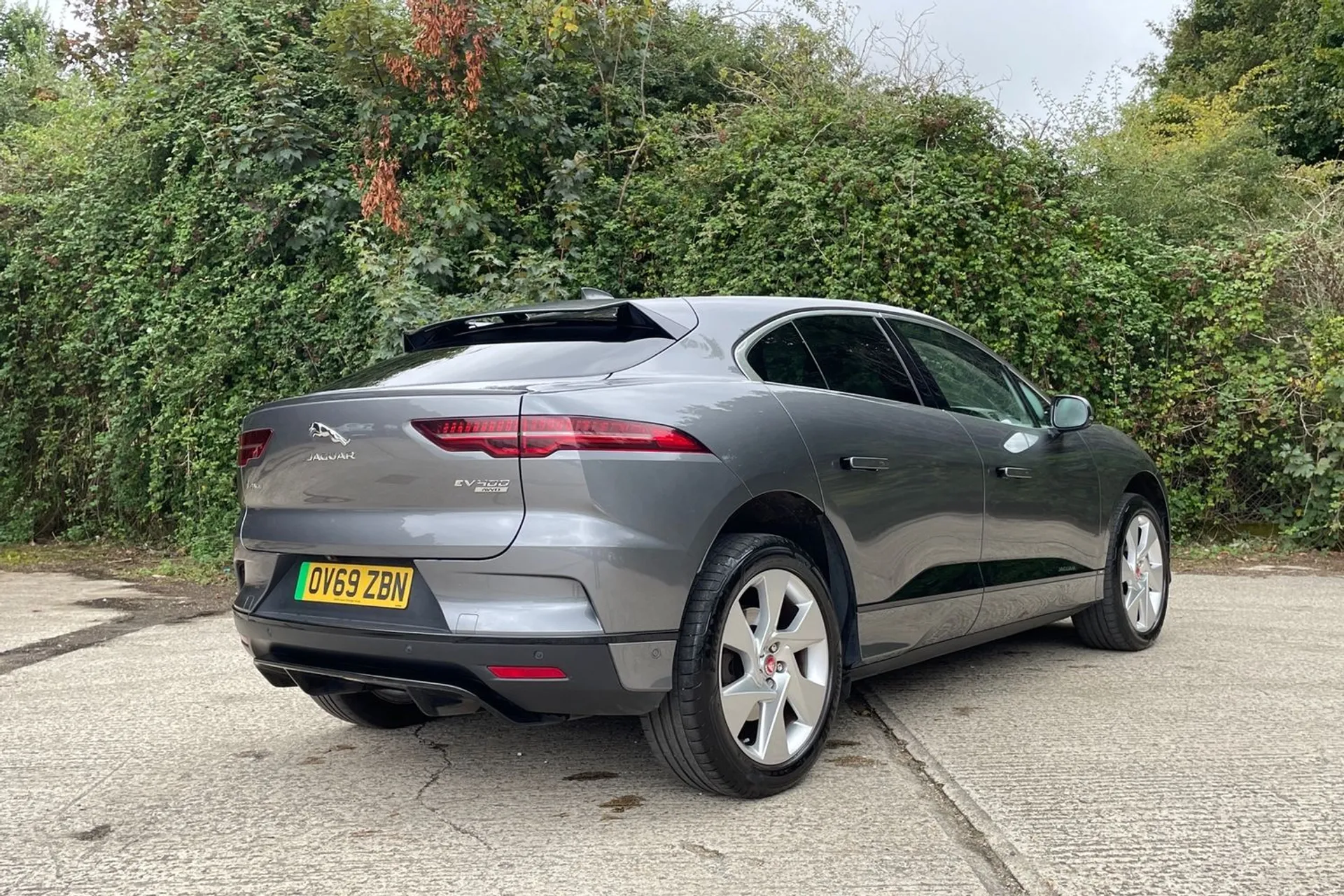 Jaguar I-PACE thumbnail image number 8