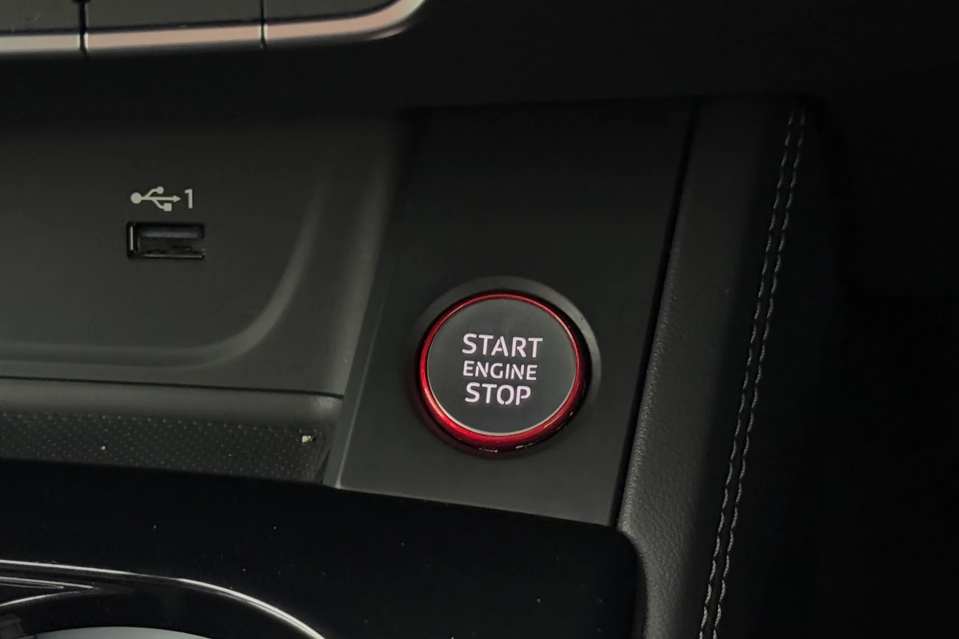 Audi RS5 thumbnail image number 34