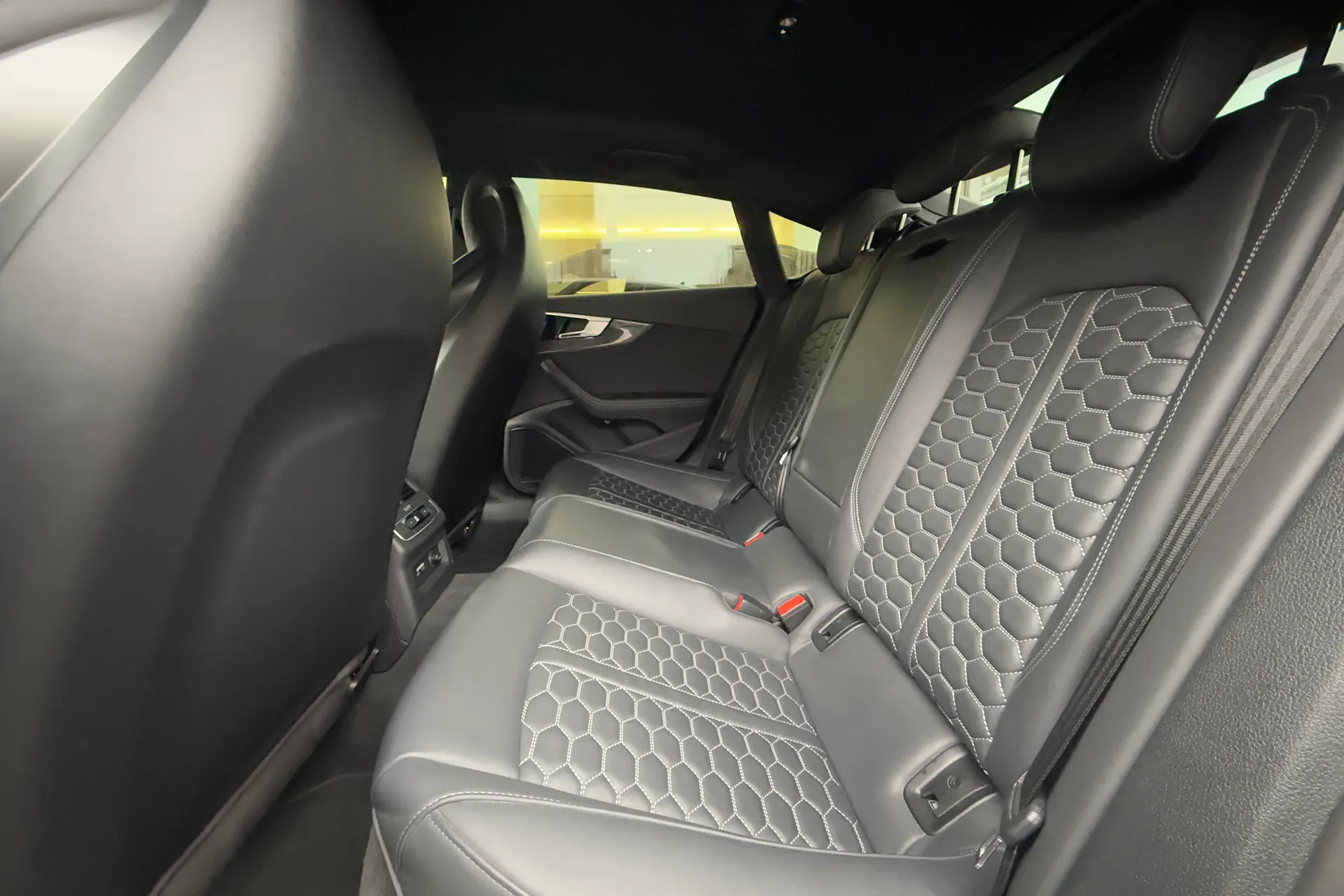 Audi RS5 thumbnail image number 55