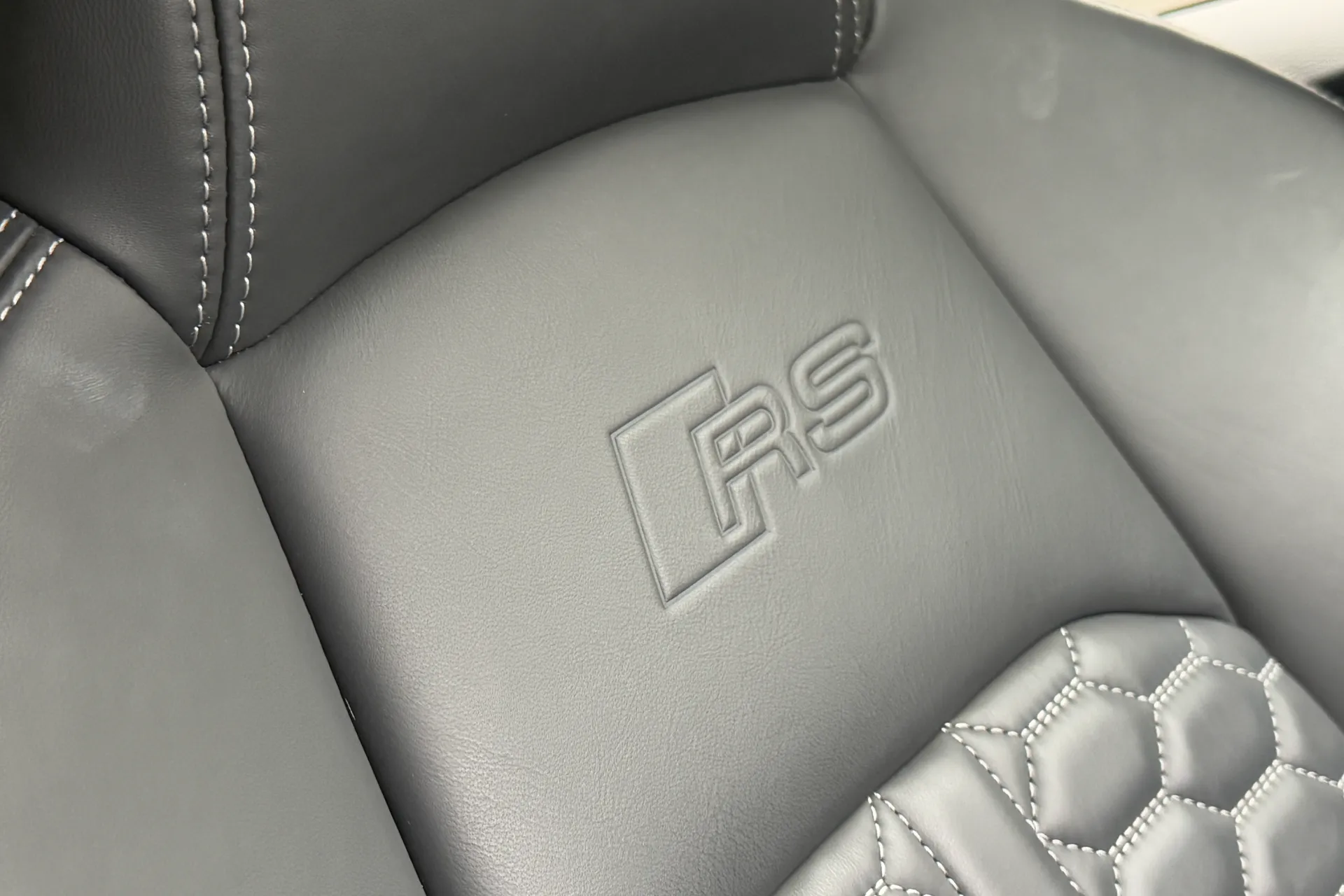 Audi RS5 thumbnail image number 28