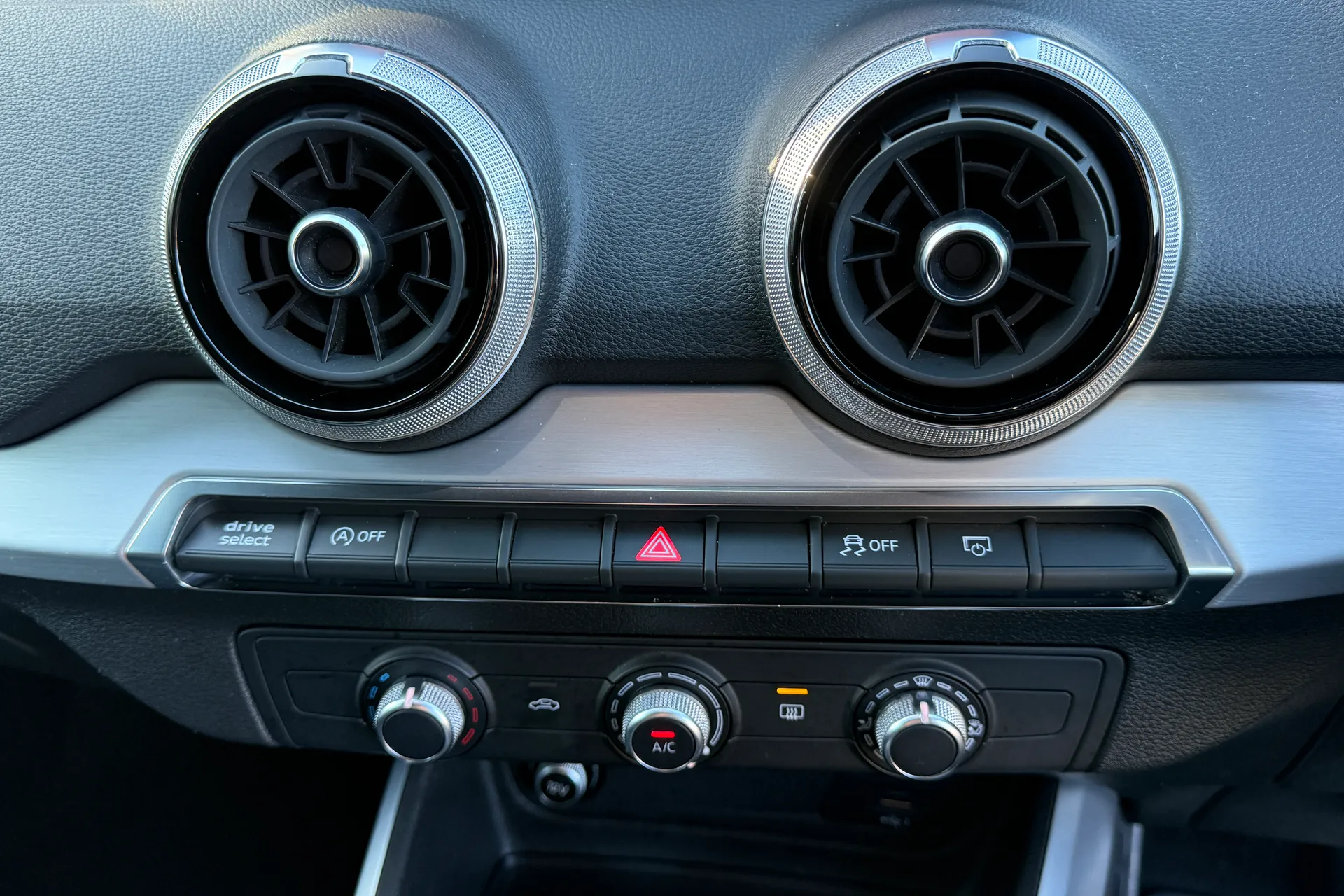 Audi Q2 thumbnail image number 50