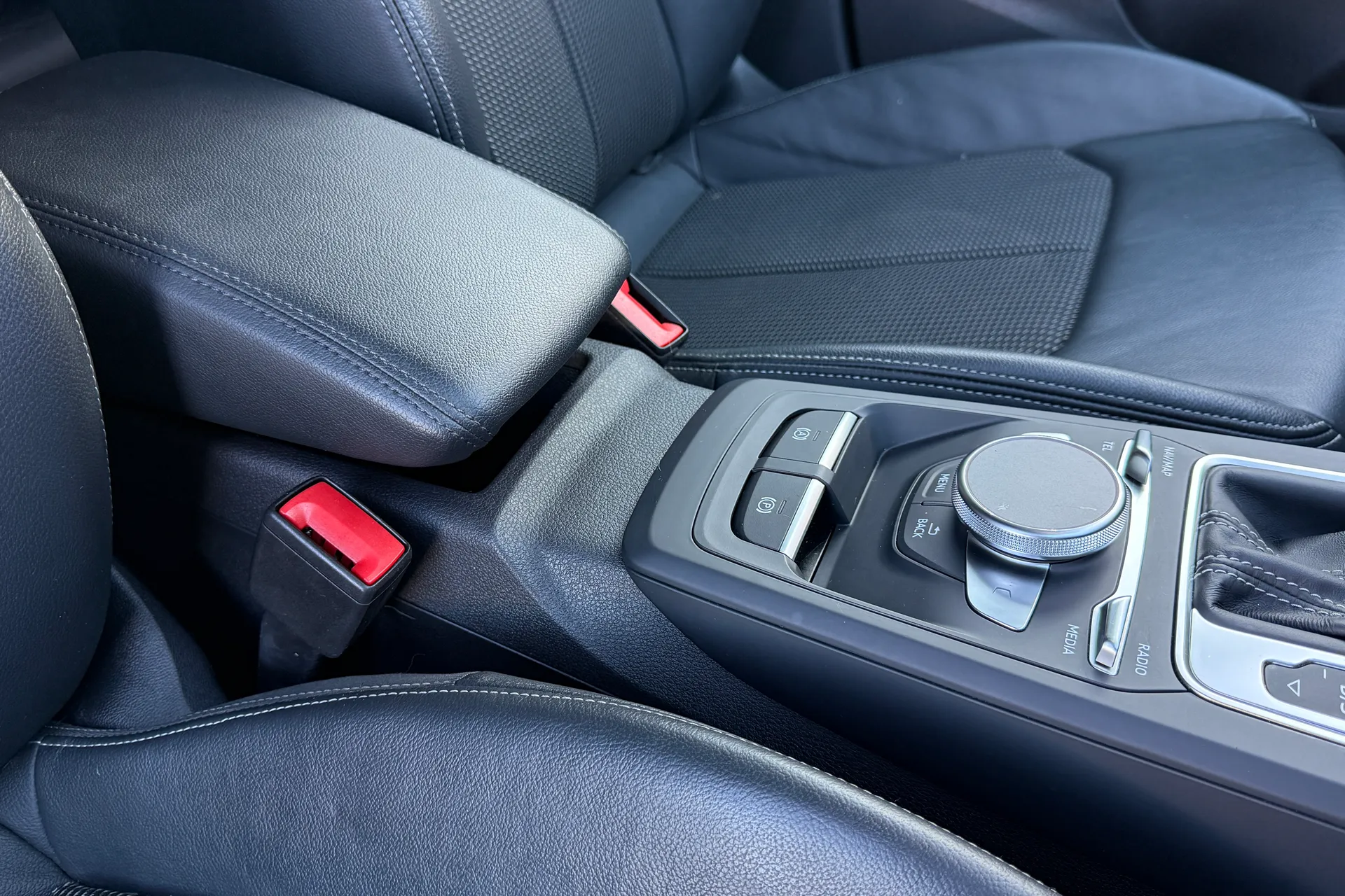 Audi Q2 thumbnail image number 48