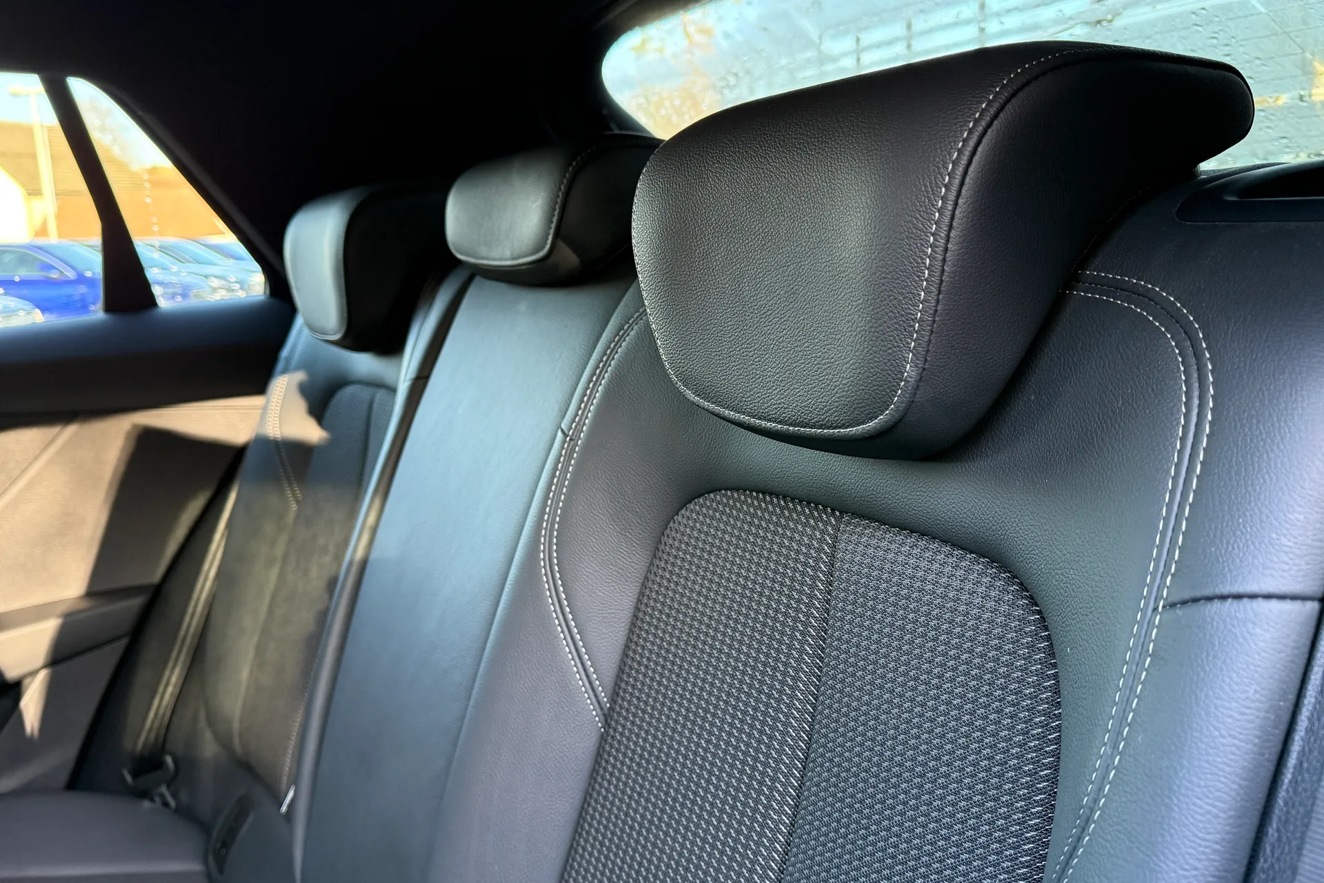 Audi Q2 thumbnail image number 35