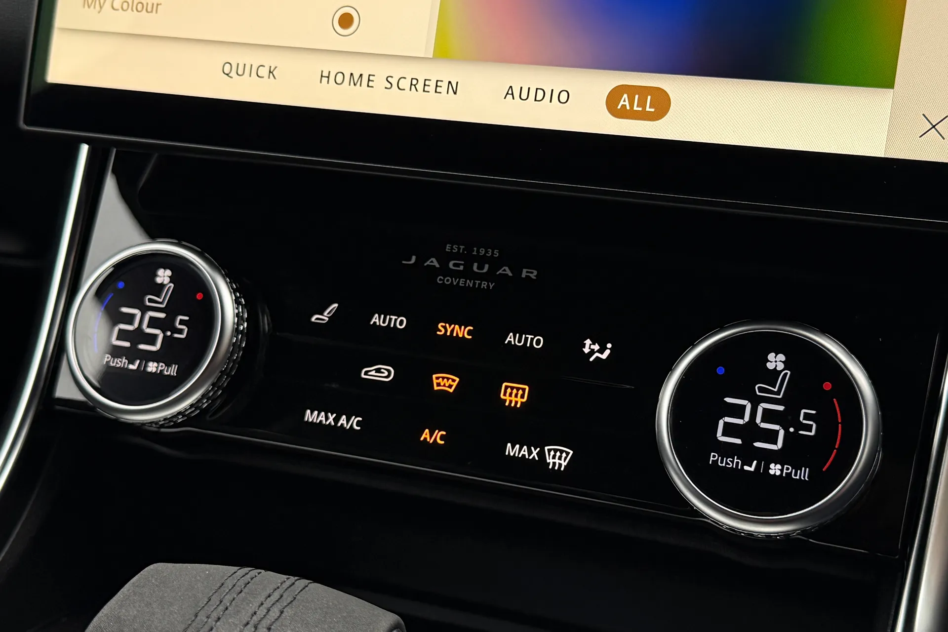 Jaguar XF R-DYNAMIC HSE BLACK AU thumbnail image number 27