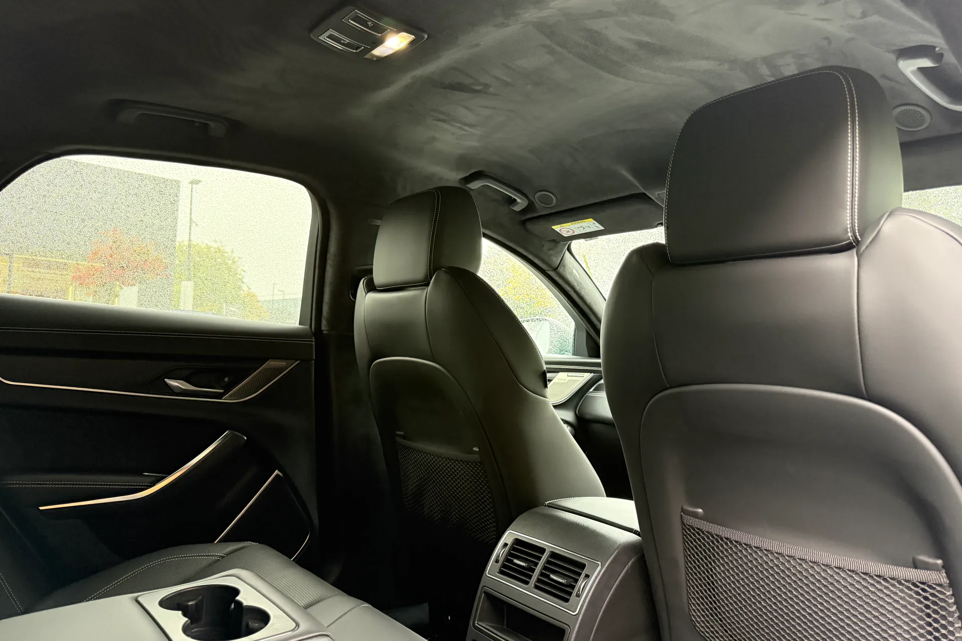 Jaguar XF R-DYNAMIC HSE BLACK AU thumbnail image number 36