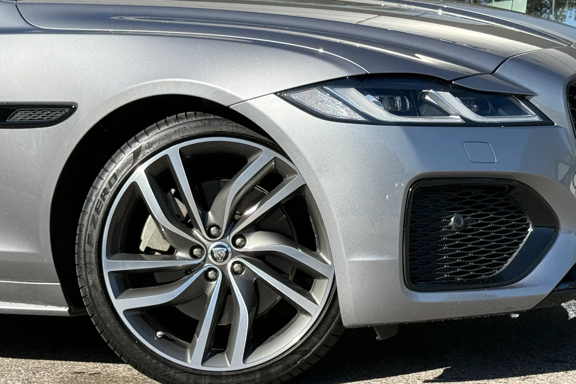 Jaguar XF R-DYNAMIC HSE BLACK AU thumbnail image number 9