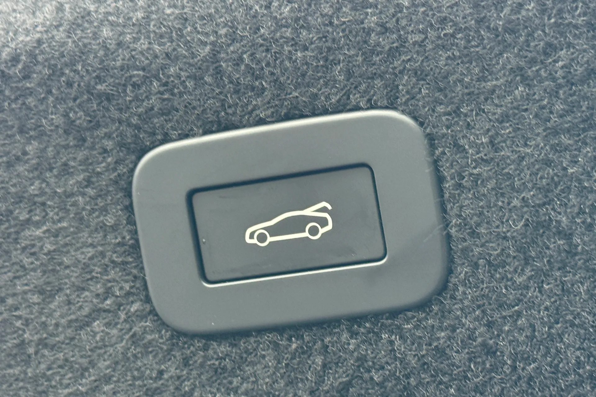 Jaguar XF R-DYNAMIC HSE BLACK AU thumbnail image number 31