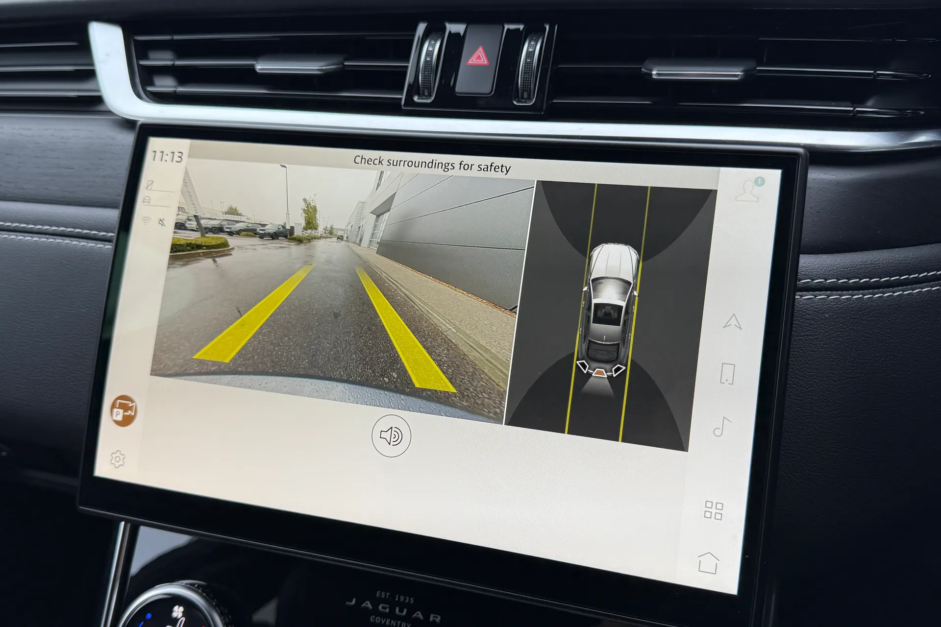 Jaguar XF R-DYNAMIC HSE BLACK AU thumbnail image number 7