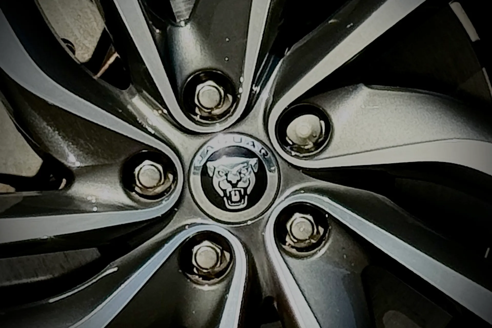 Jaguar XF R-DYNAMIC HSE BLACK AU thumbnail image number 17