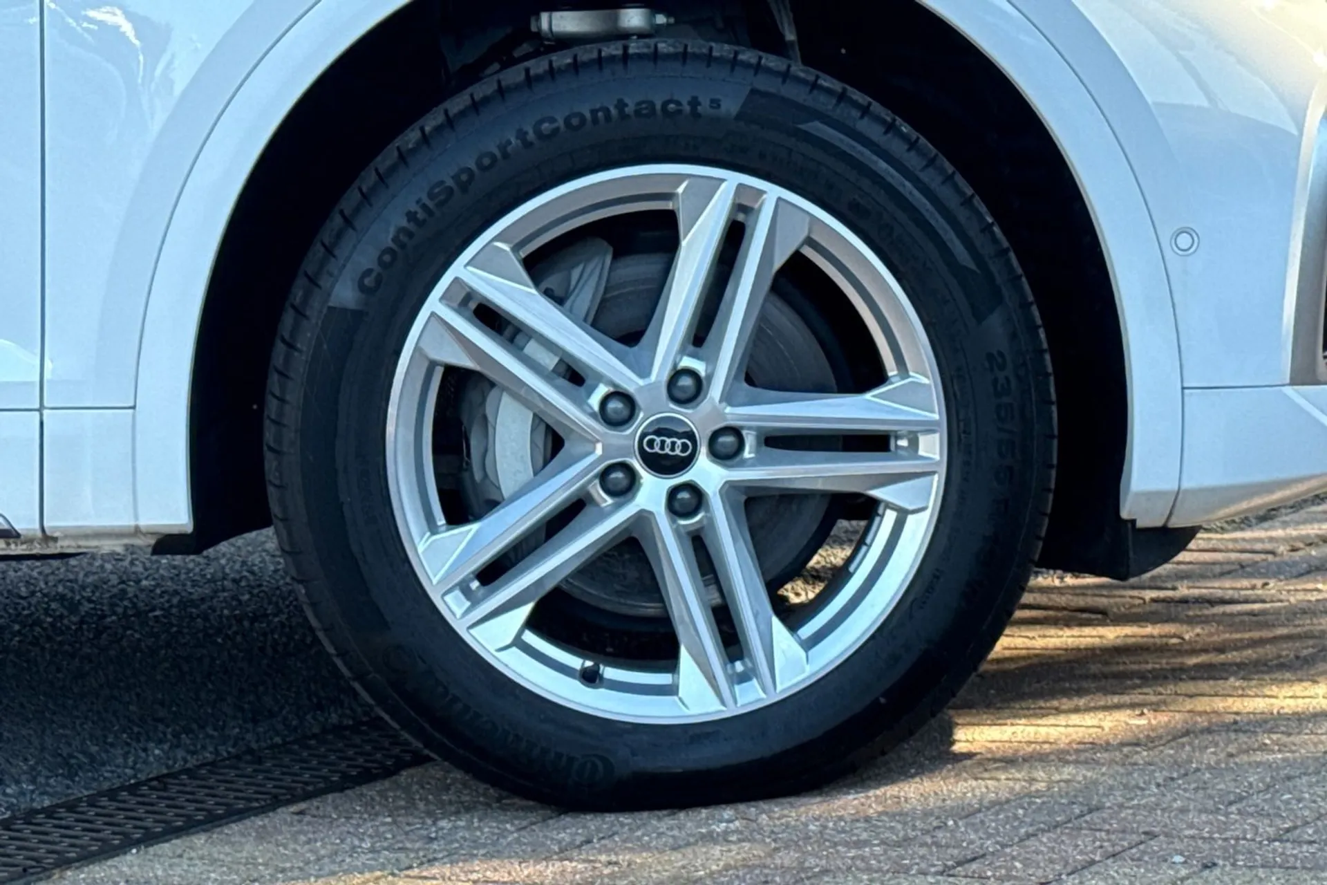 Audi Q5 thumbnail image number 13