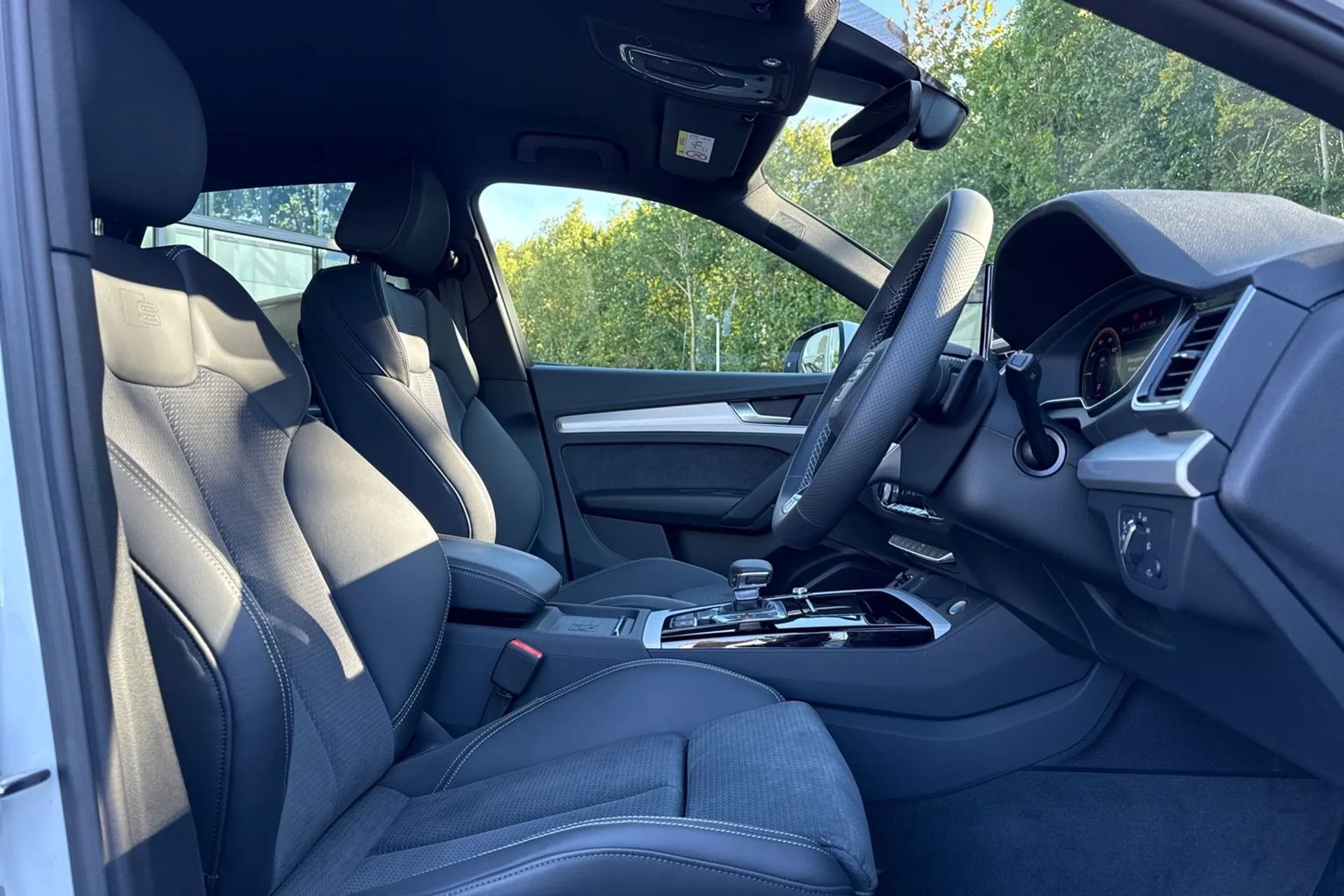 Audi Q5 thumbnail image number 25