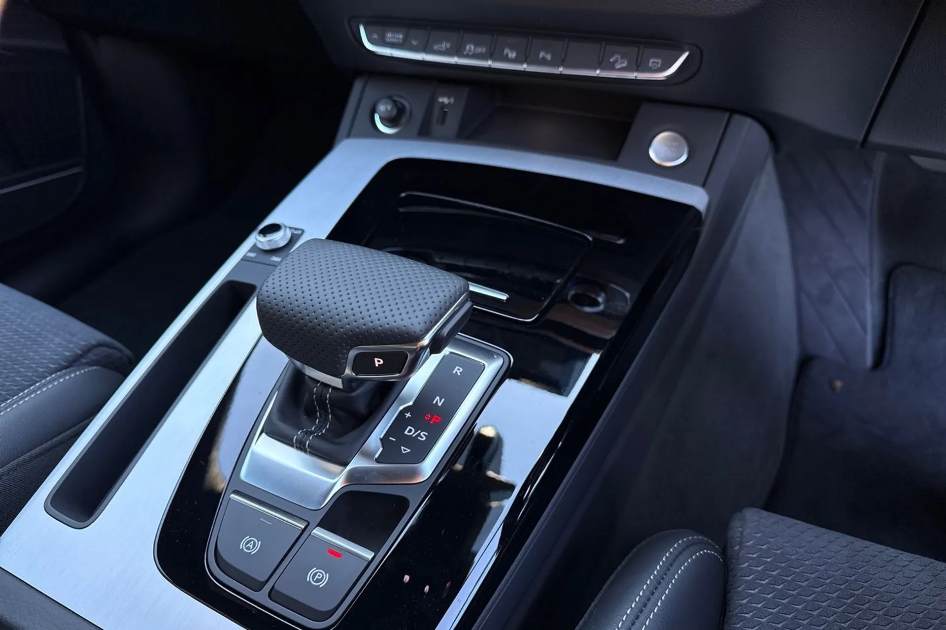 Audi Q5 thumbnail image number 43