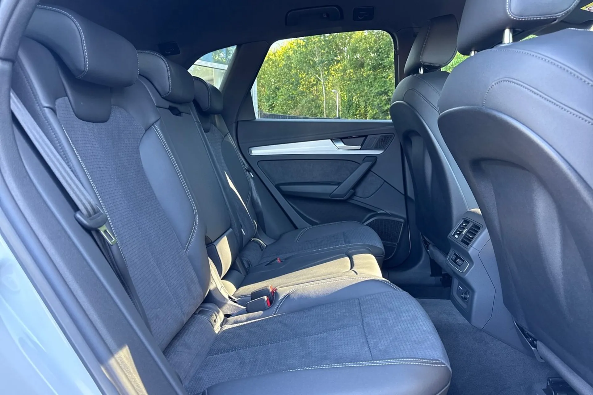 Audi Q5 thumbnail image number 22