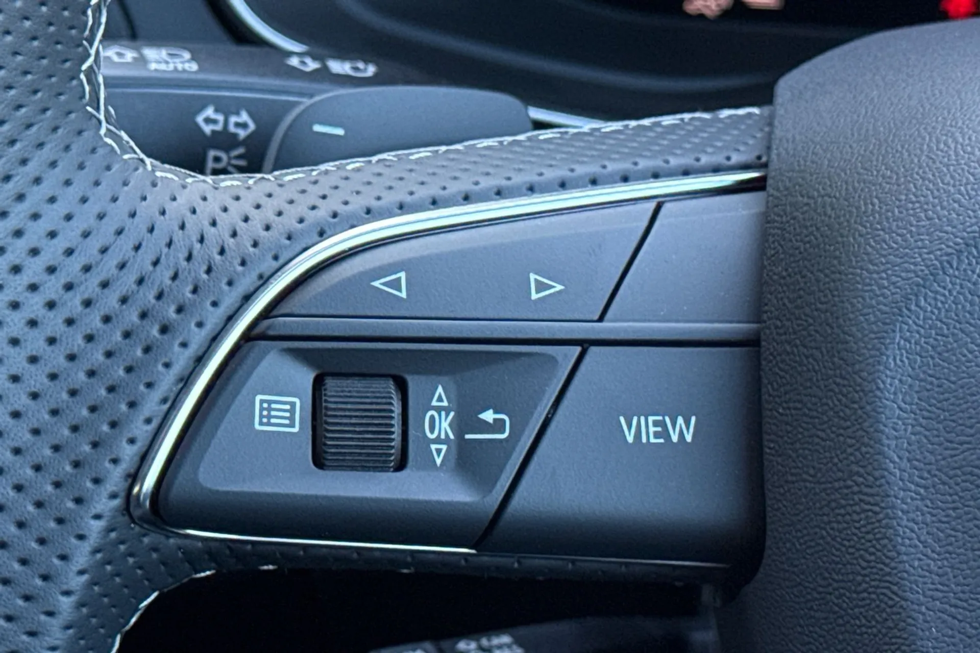 Audi Q5 thumbnail image number 36