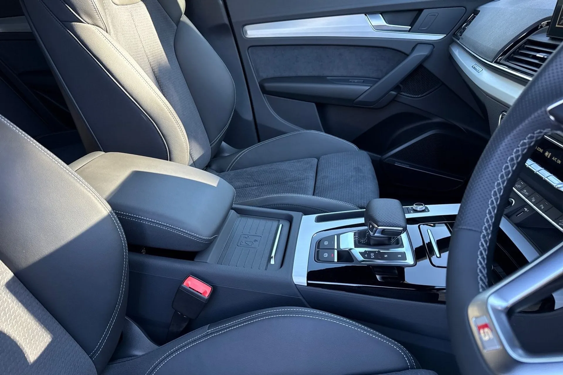 Audi Q5 thumbnail image number 40