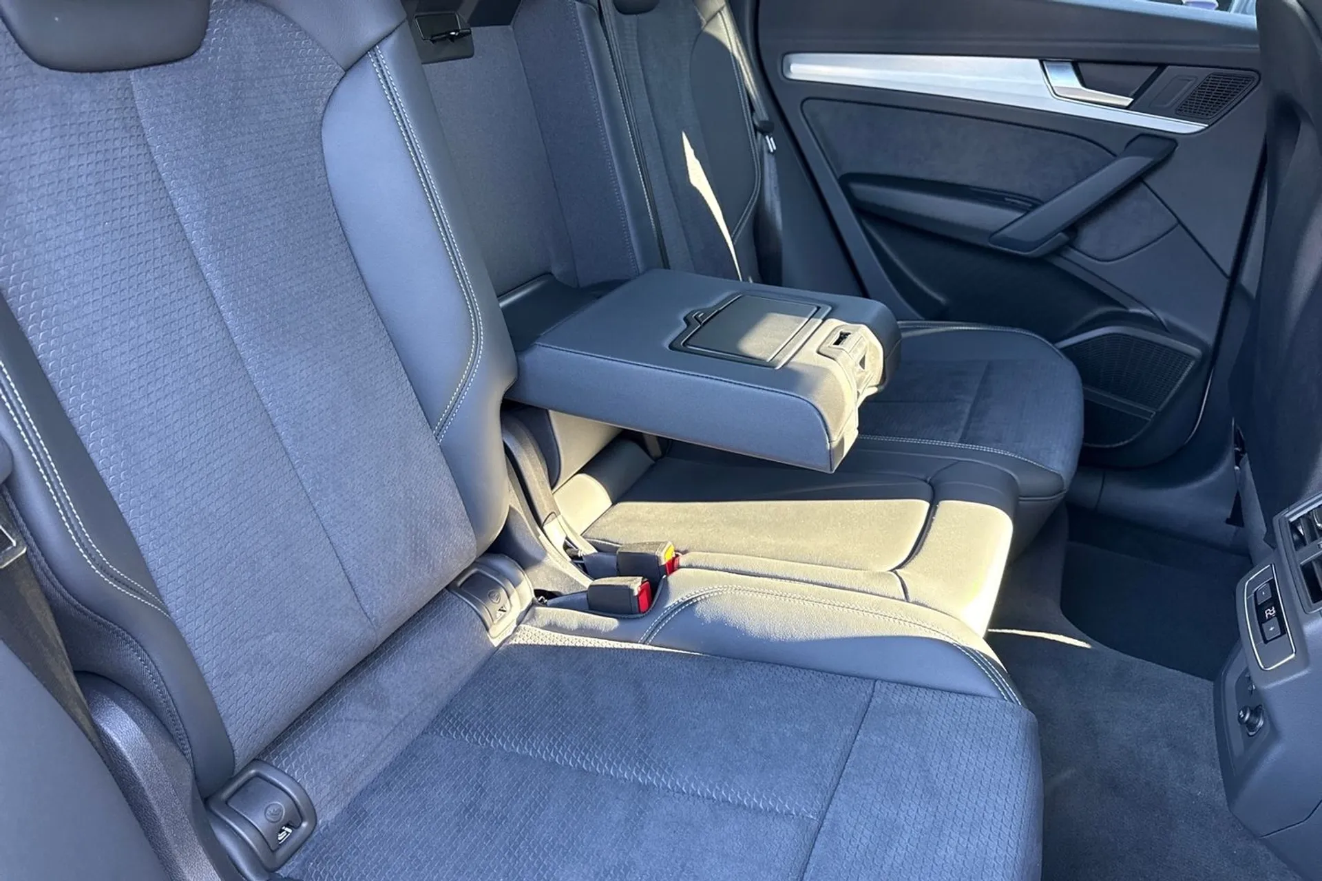 Audi Q5 thumbnail image number 24