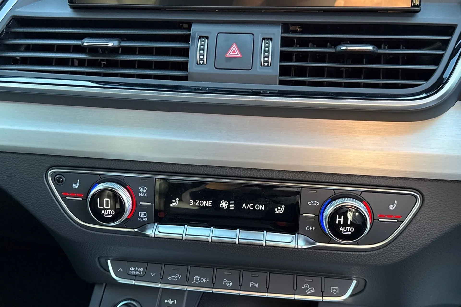 Audi Q5 thumbnail image number 38