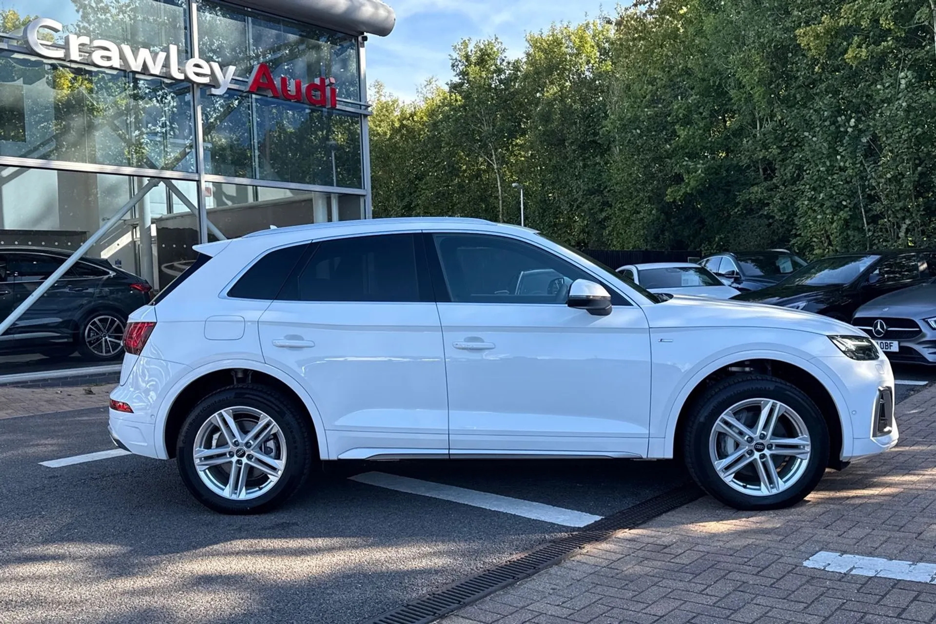 Audi Q5 thumbnail image number 2