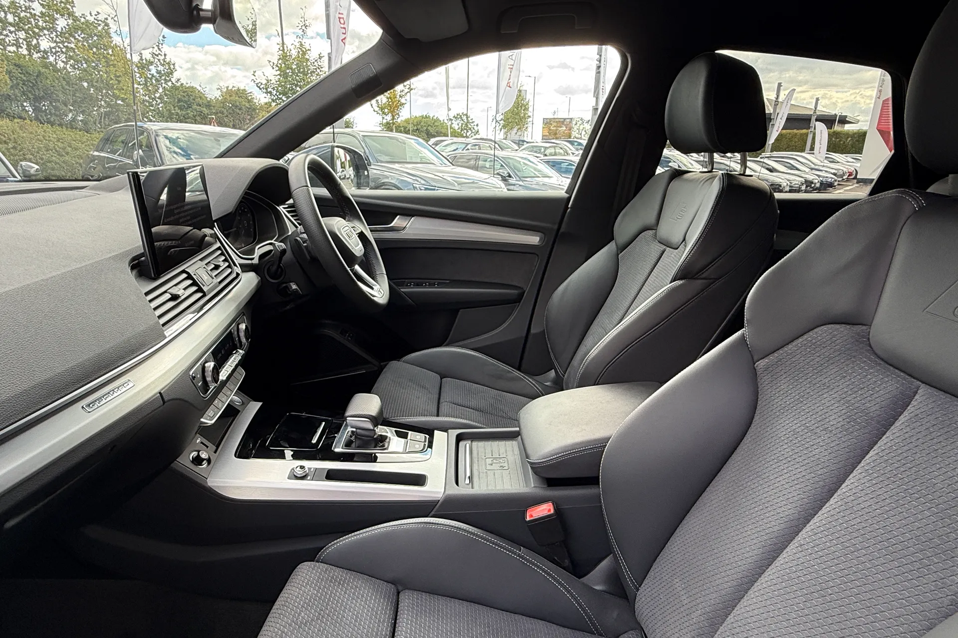 Audi Q5 thumbnail image number 37