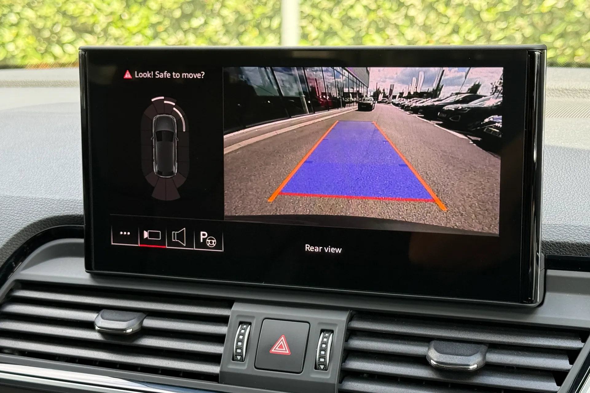 Audi Q5 thumbnail image number 3